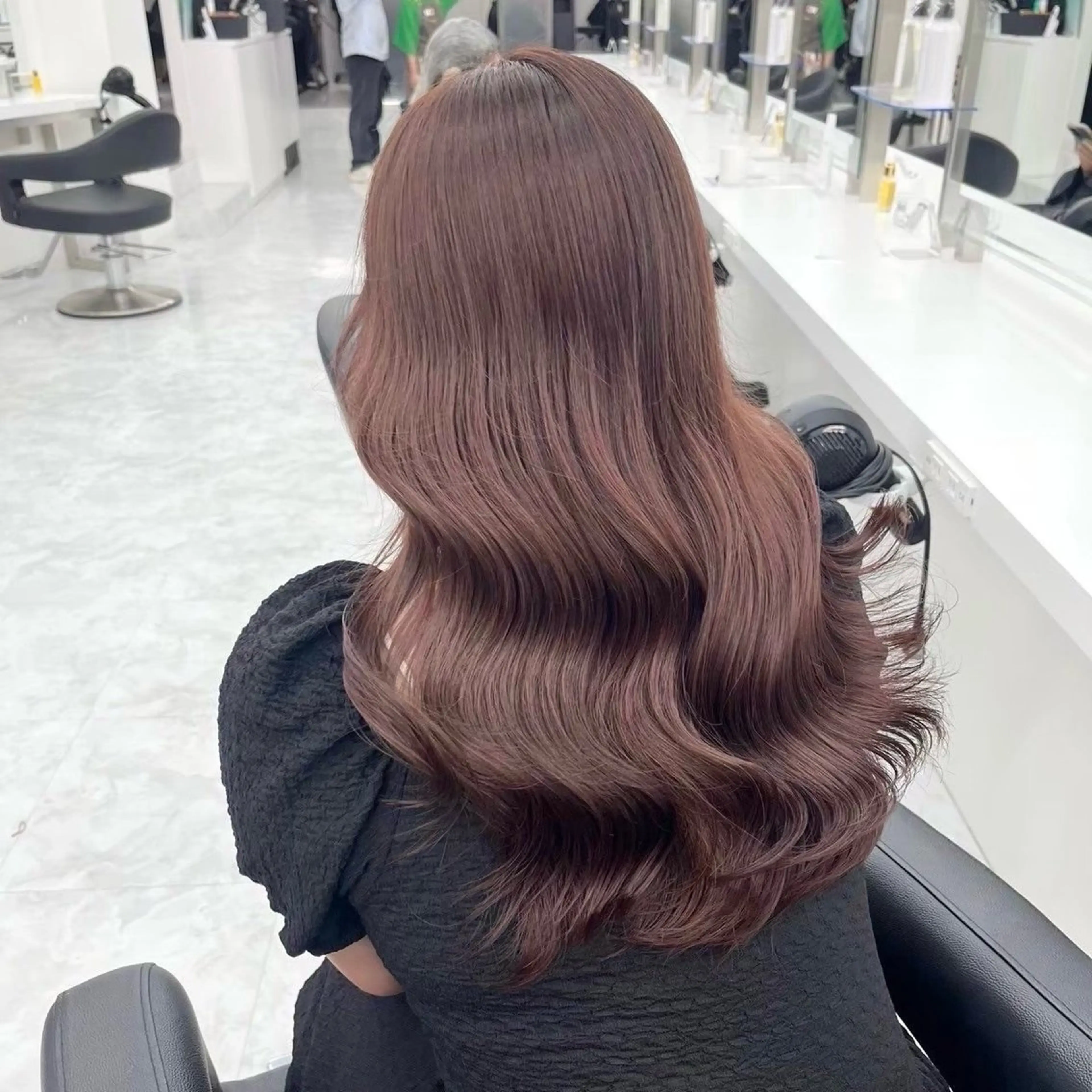 ロング カラー ヘアアレンジ 透明感ベージュ🪽 ブラウン🤎Rinのヘアスタイル