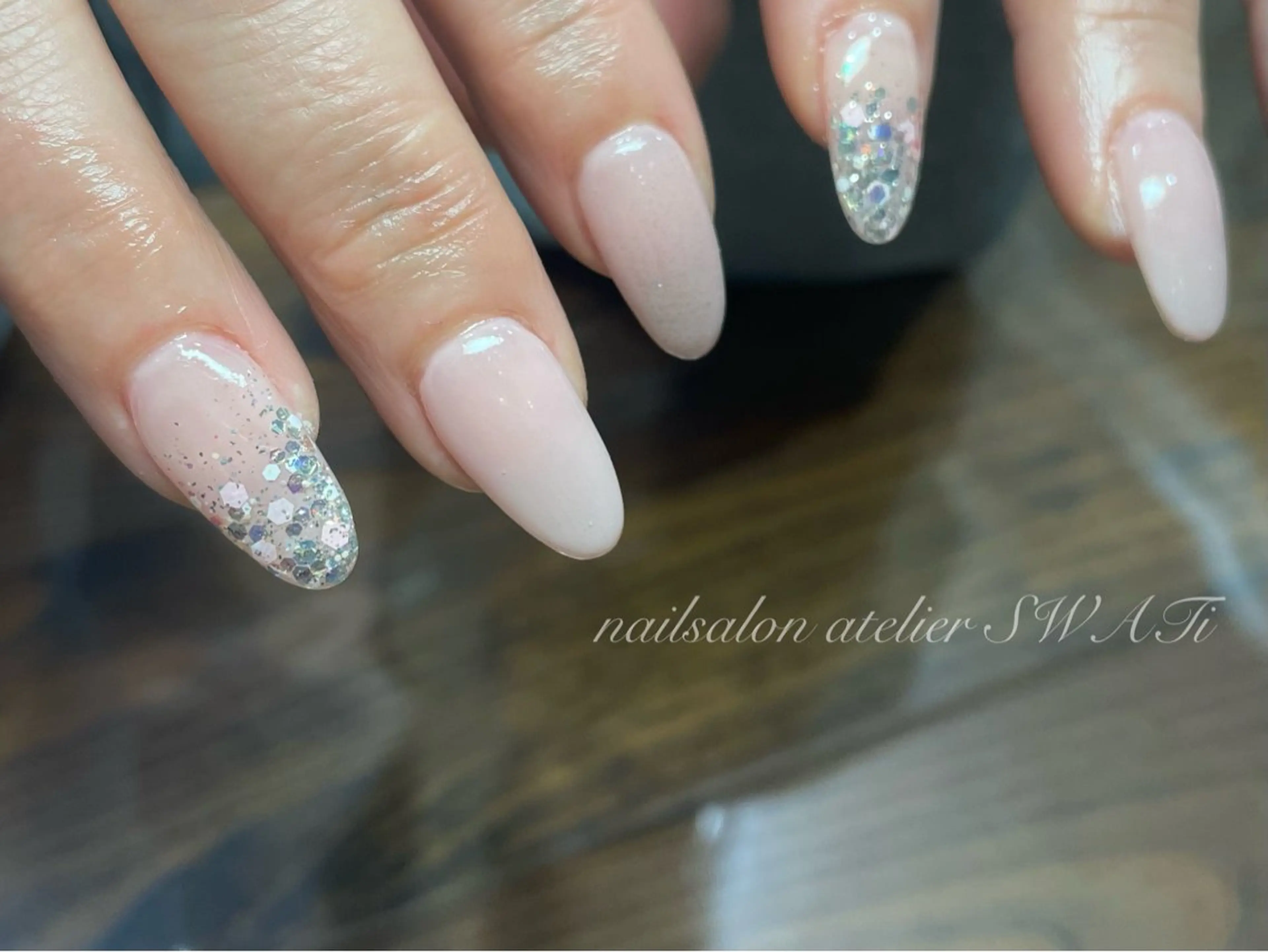 ネイル ラメ(グリッター) ハンドネイル ヘアーサロン大野所属・nailsalon SWATiのネイルデザイン