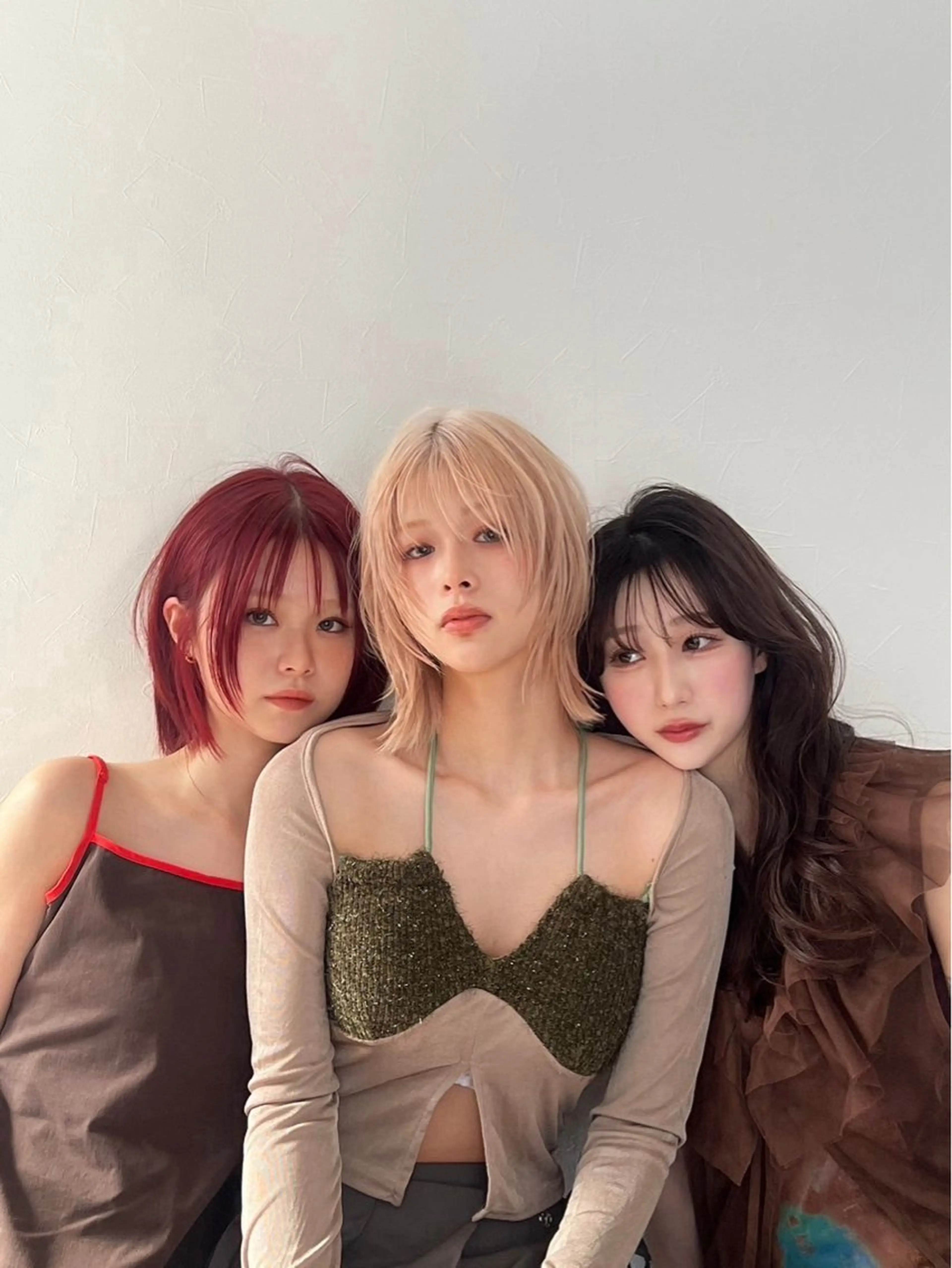 セミロング カット ヘアカラー ミルクティーベージュ outaのヘアスタイル