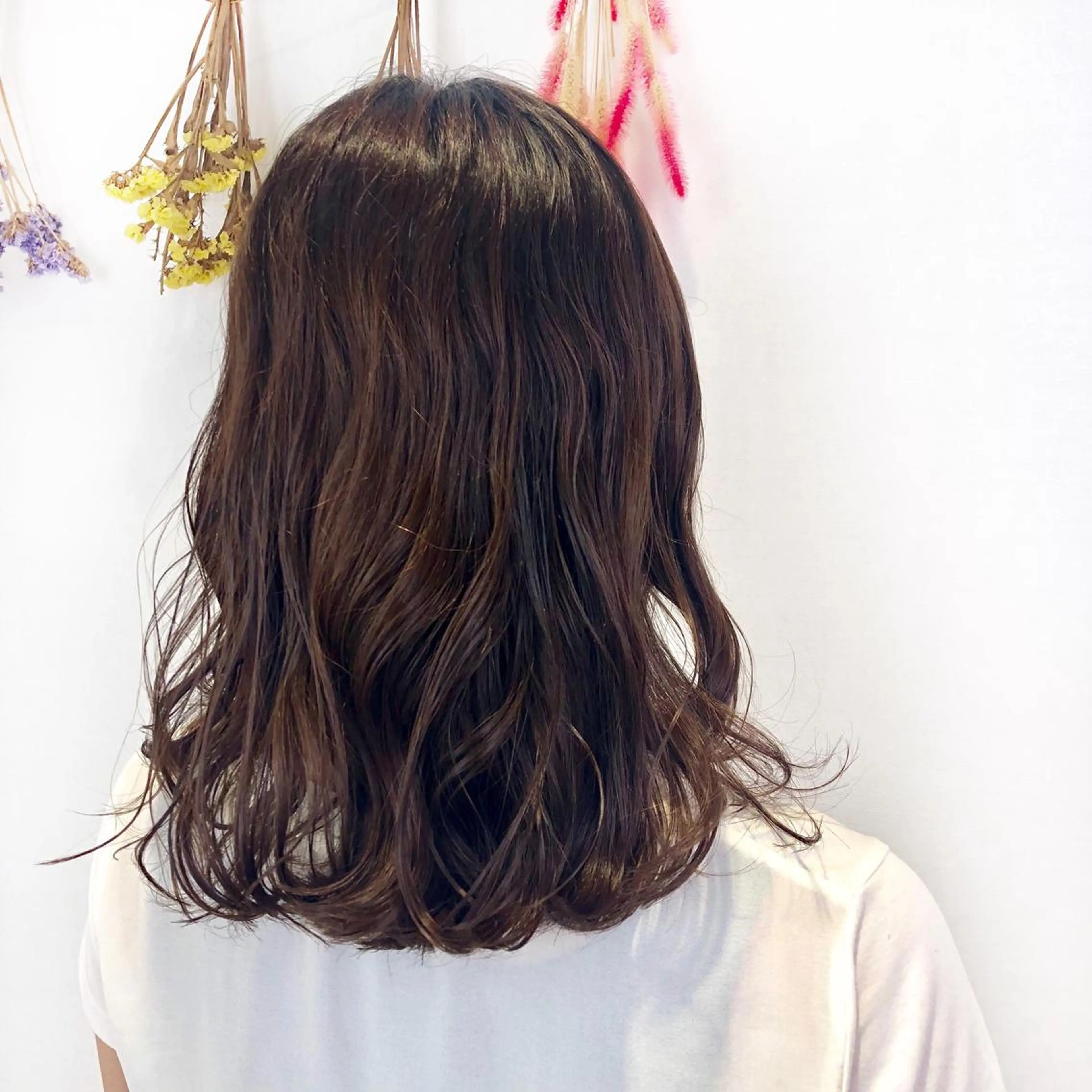 ミディアム カラー イルミナカラー ピンクカラー ベージュ/インナー カラー🤍Rieのヘアスタイル