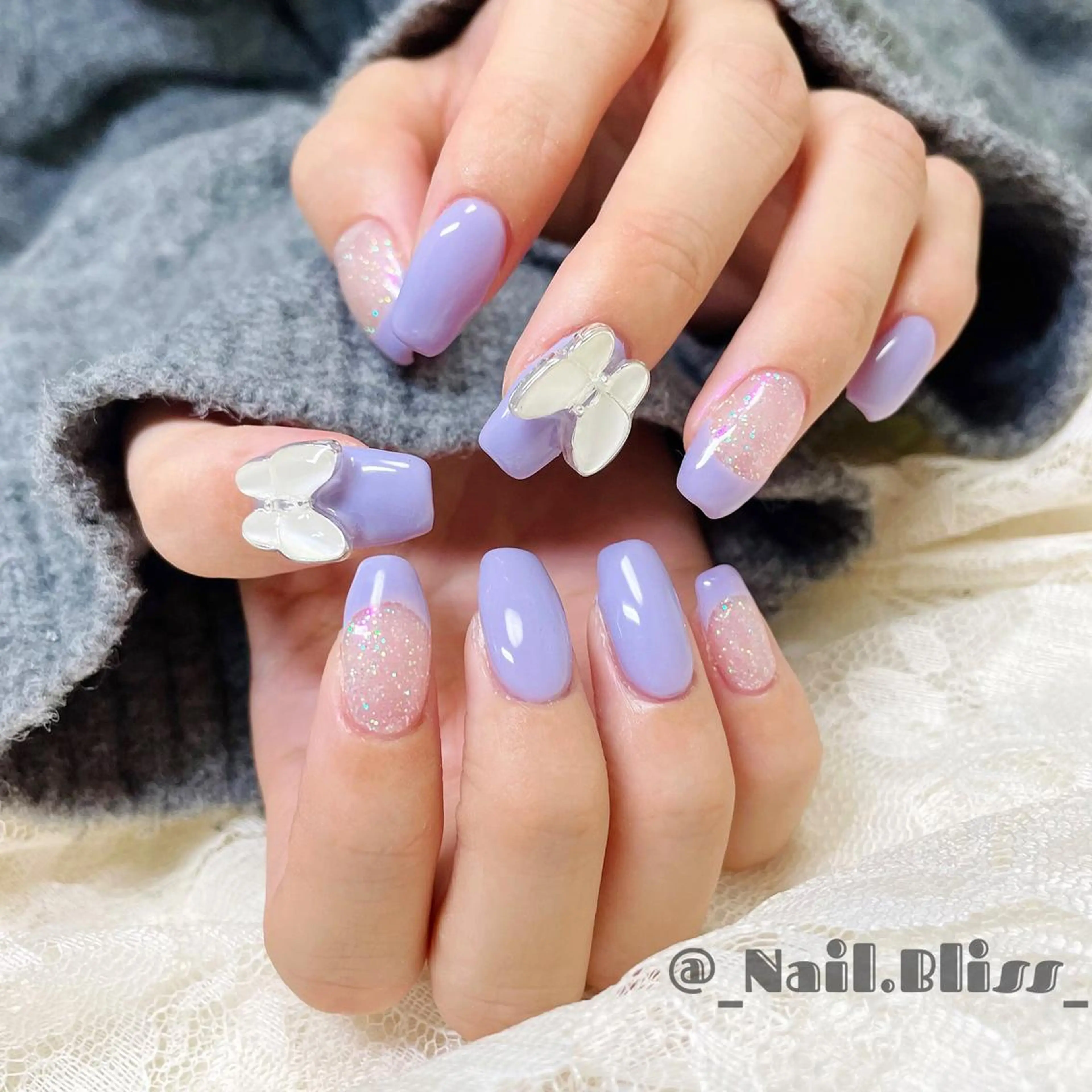 ネイル オーロラネイル フレンチネイル ハンドネイル NAIL BLISSのネイルデザイン