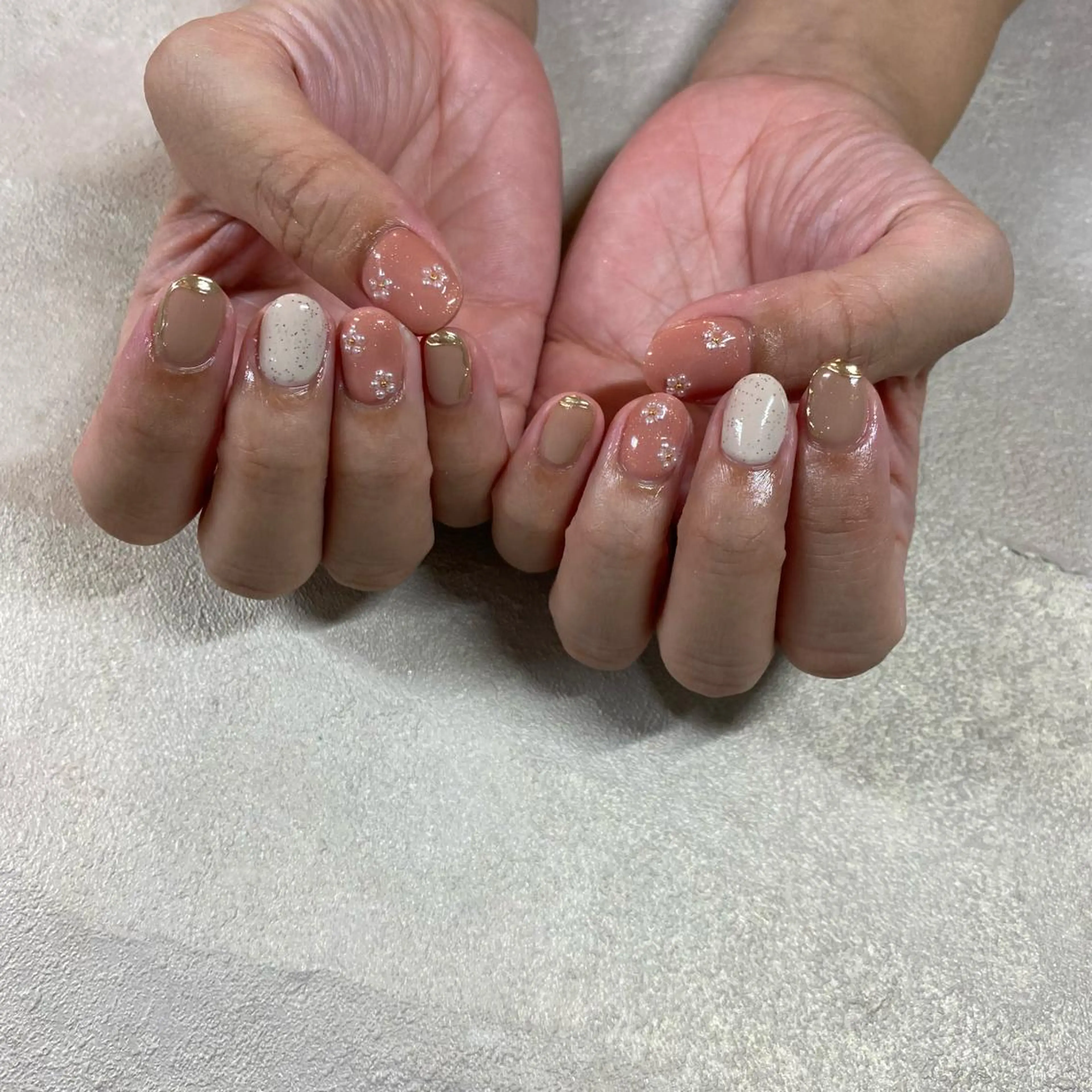 ネイル ハンドネイル Amber21.所属・Nagahama Akariのネイルデザイン