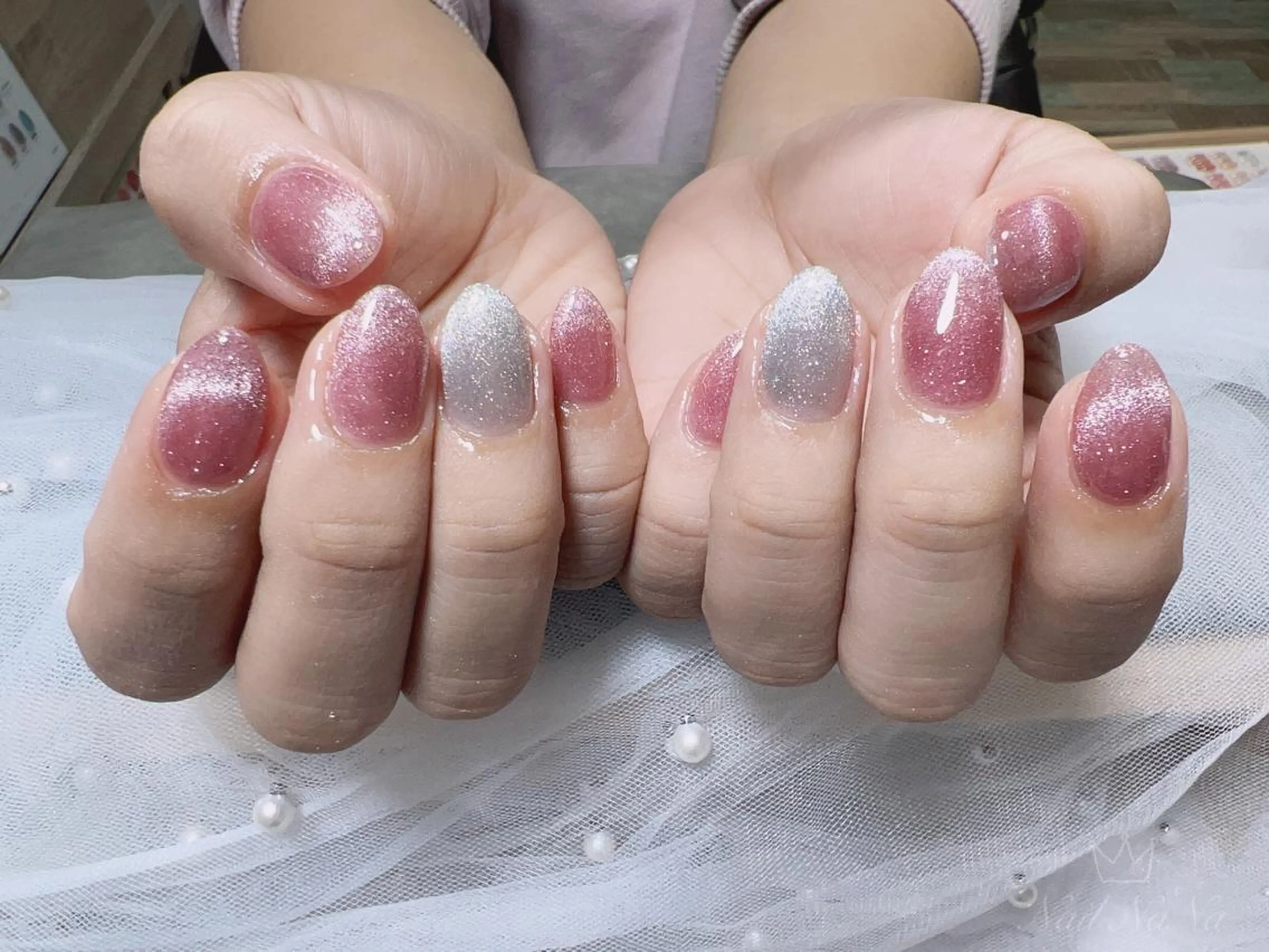 ショート カラー ネイル ピンクカラー シルバー マグネットネイル ピンク シルバー ハンドネイル Nail NaNaのネイルデザイン