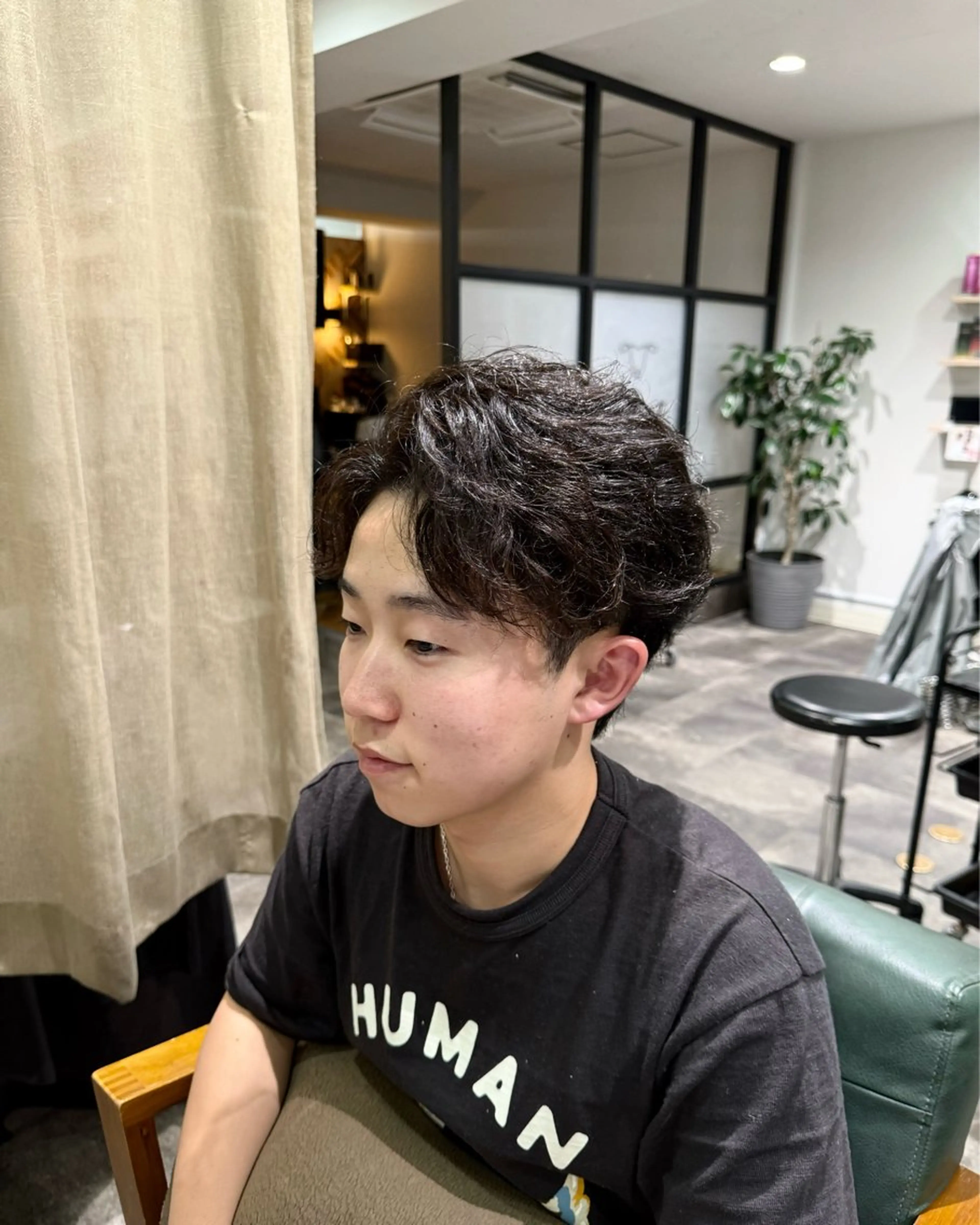 ショート メンズ アップバング est-r. Shionのヘアスタイル