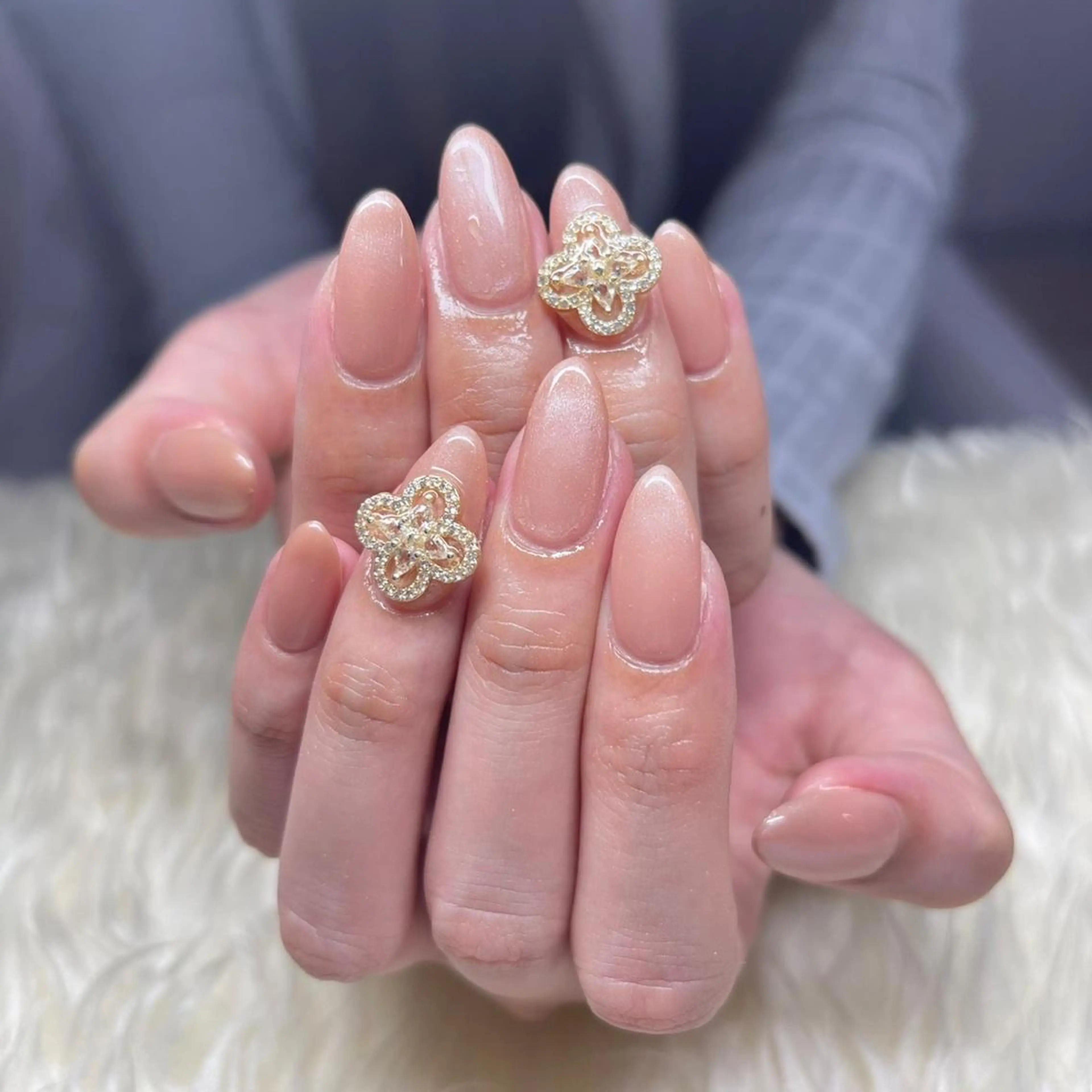 ネイル 長さ出し フレンチネイル ジェルネイル ガラスフレンチ 韓国ネイル ハンドネイル Nail&eye Belire 新宿のネイルデザイン