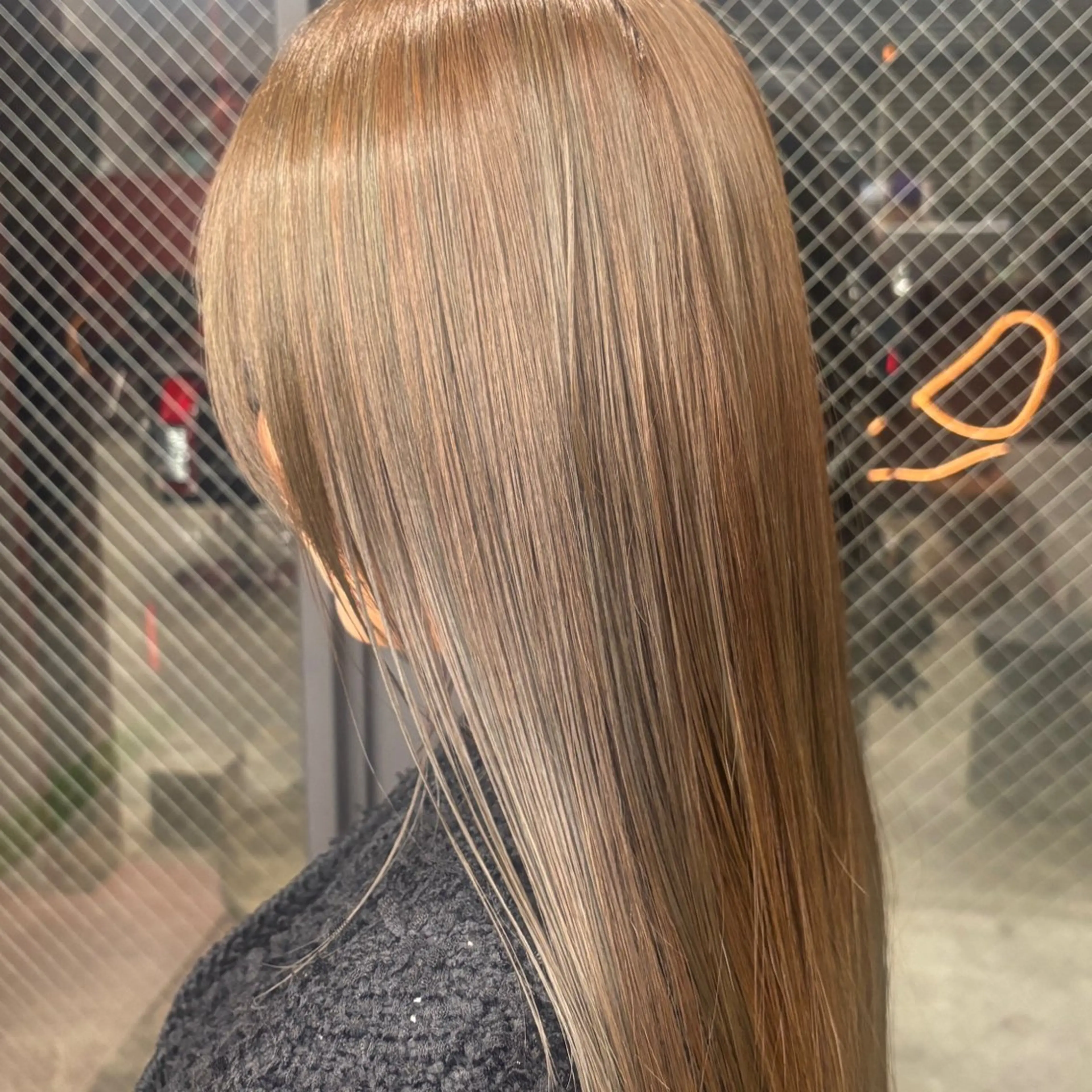 ロング カラー ブラウンカラー ヘアカラー HIBIKI / ブリーチモデルのヘアスタイル