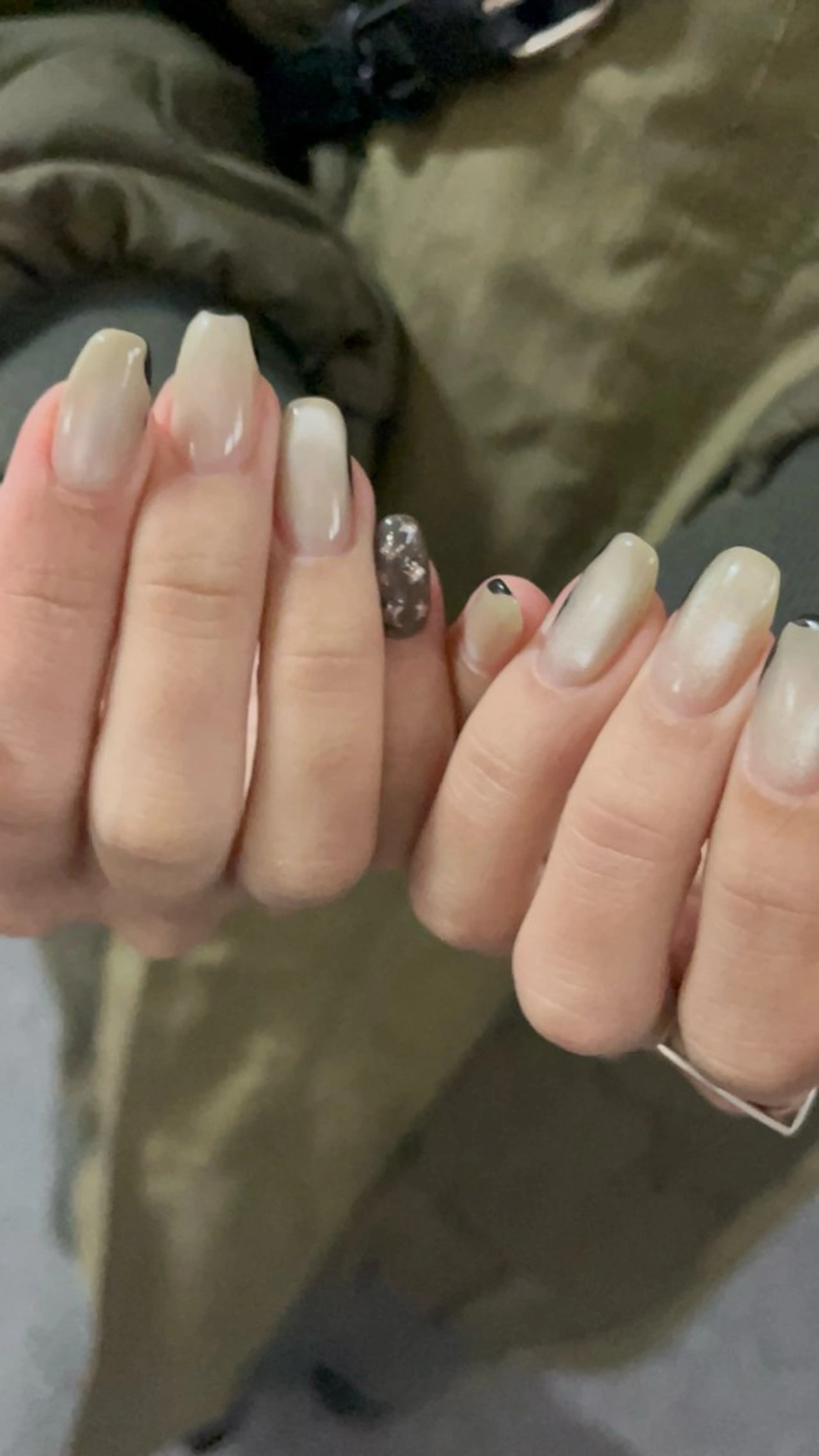 ネイル ルル　シェアサロン所属・tome much kyokaのネイルデザイン