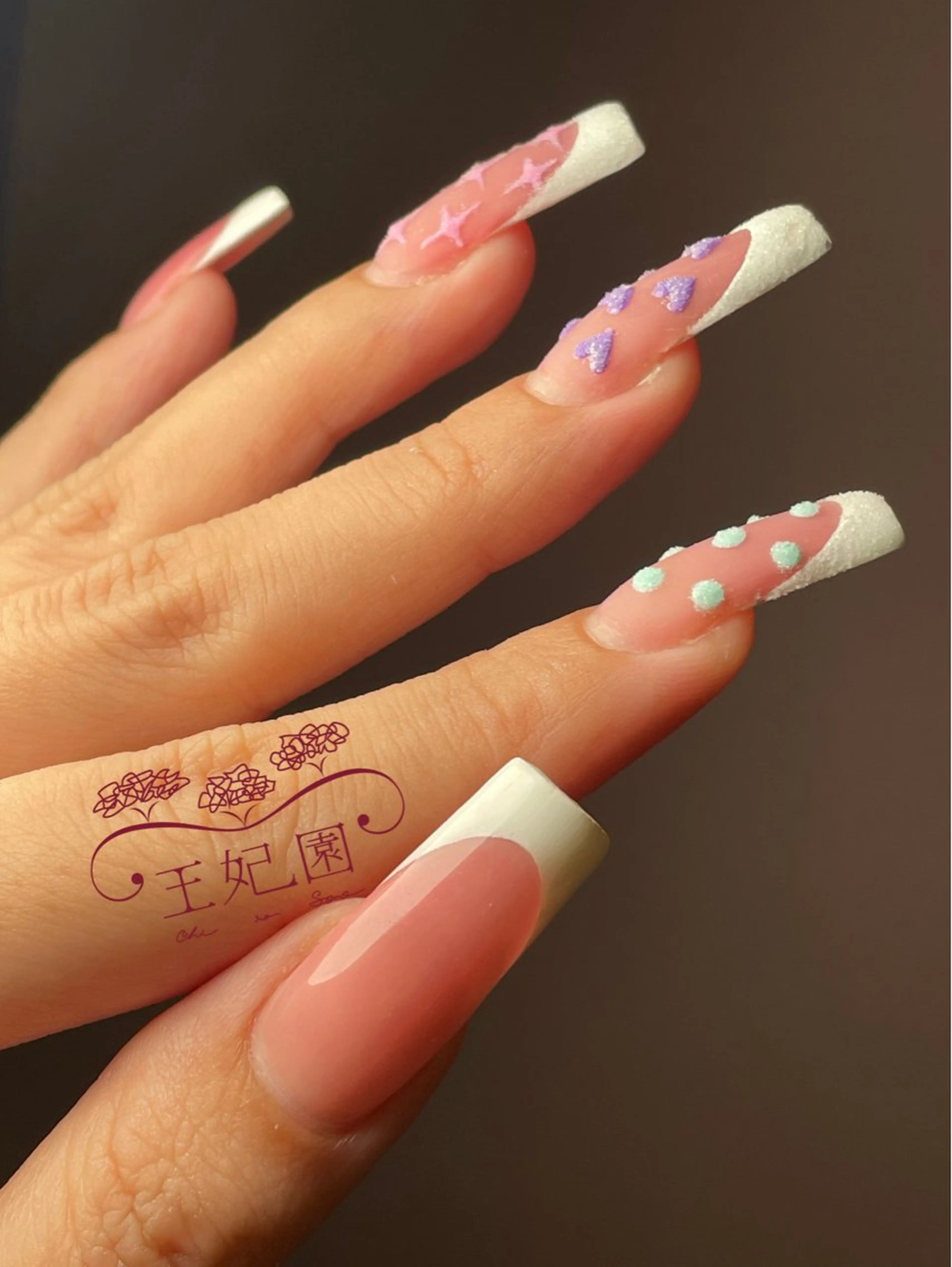 ネイル フレンチネイル ロングネイル スカルプネイル nail salon王妃の園所属・王妃の園 ohinosonoのネイルデザイン