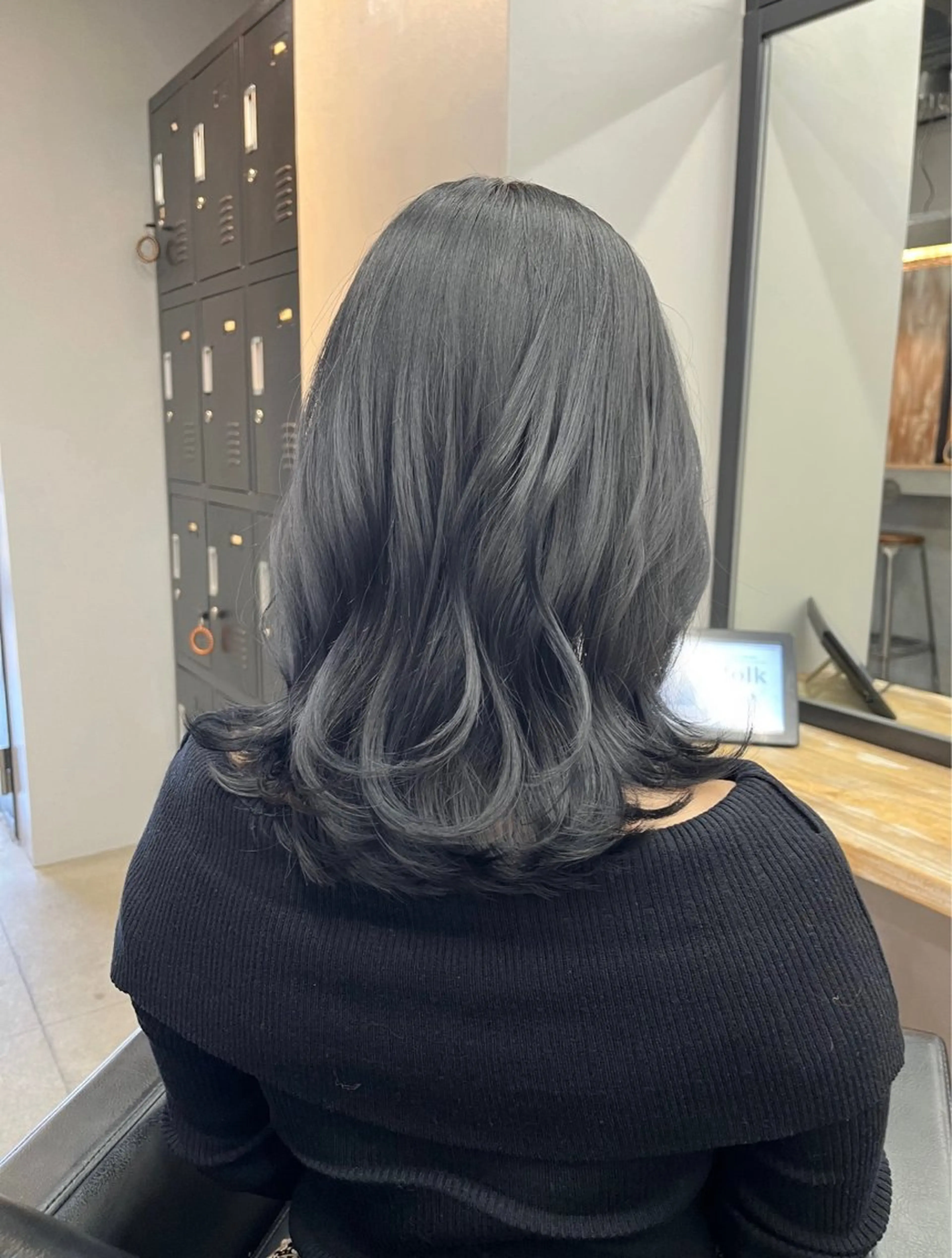 ミディアム カラー 黒髪 ブルーカラー ブルーブラック カット ヘアカラー トリートメント ヘアセット 韓国ヘア🫧 KAZUTOのヘアスタイル