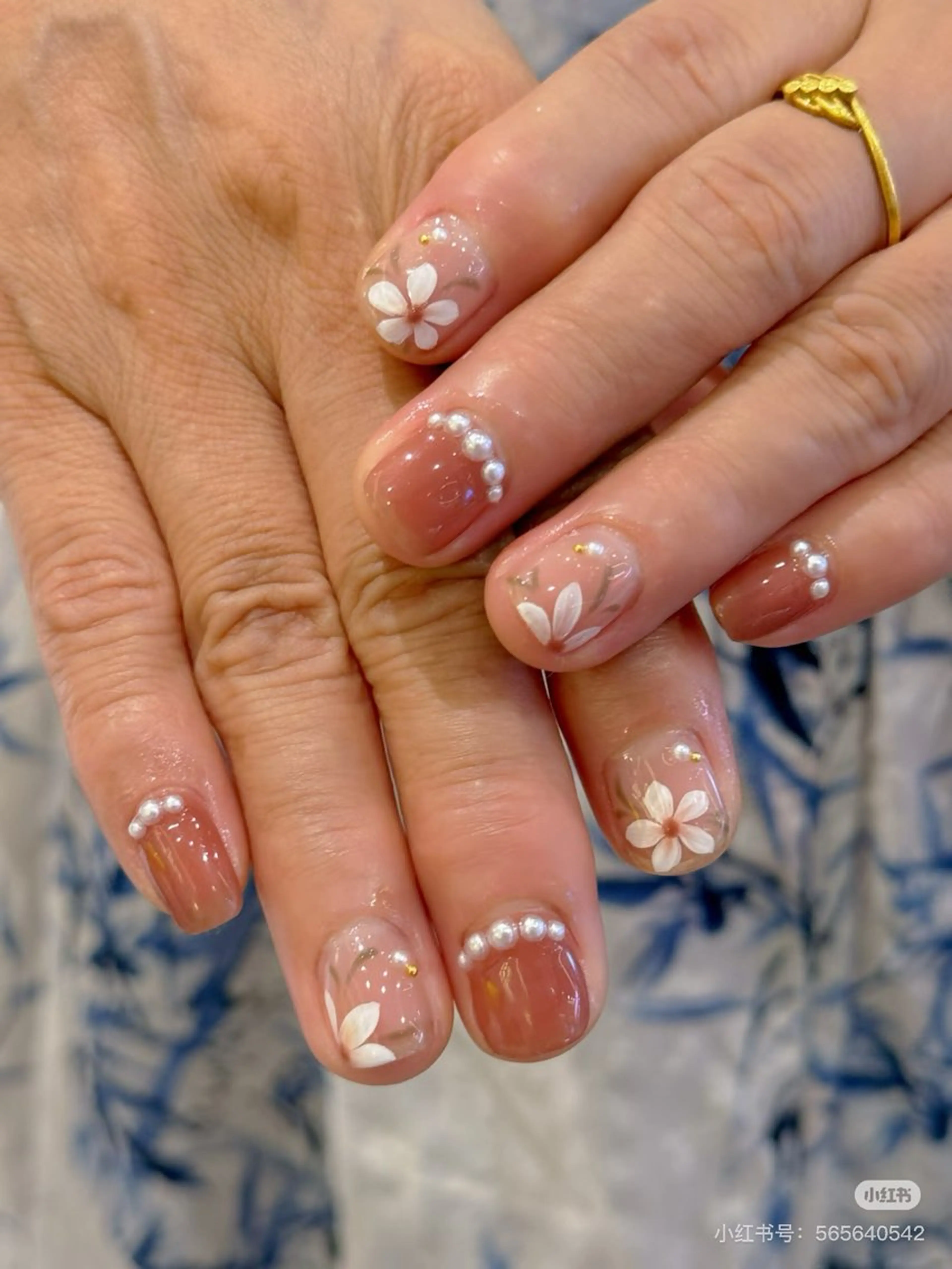 ネイル ビルドアップ ビューティー　リリのネイルデザイン