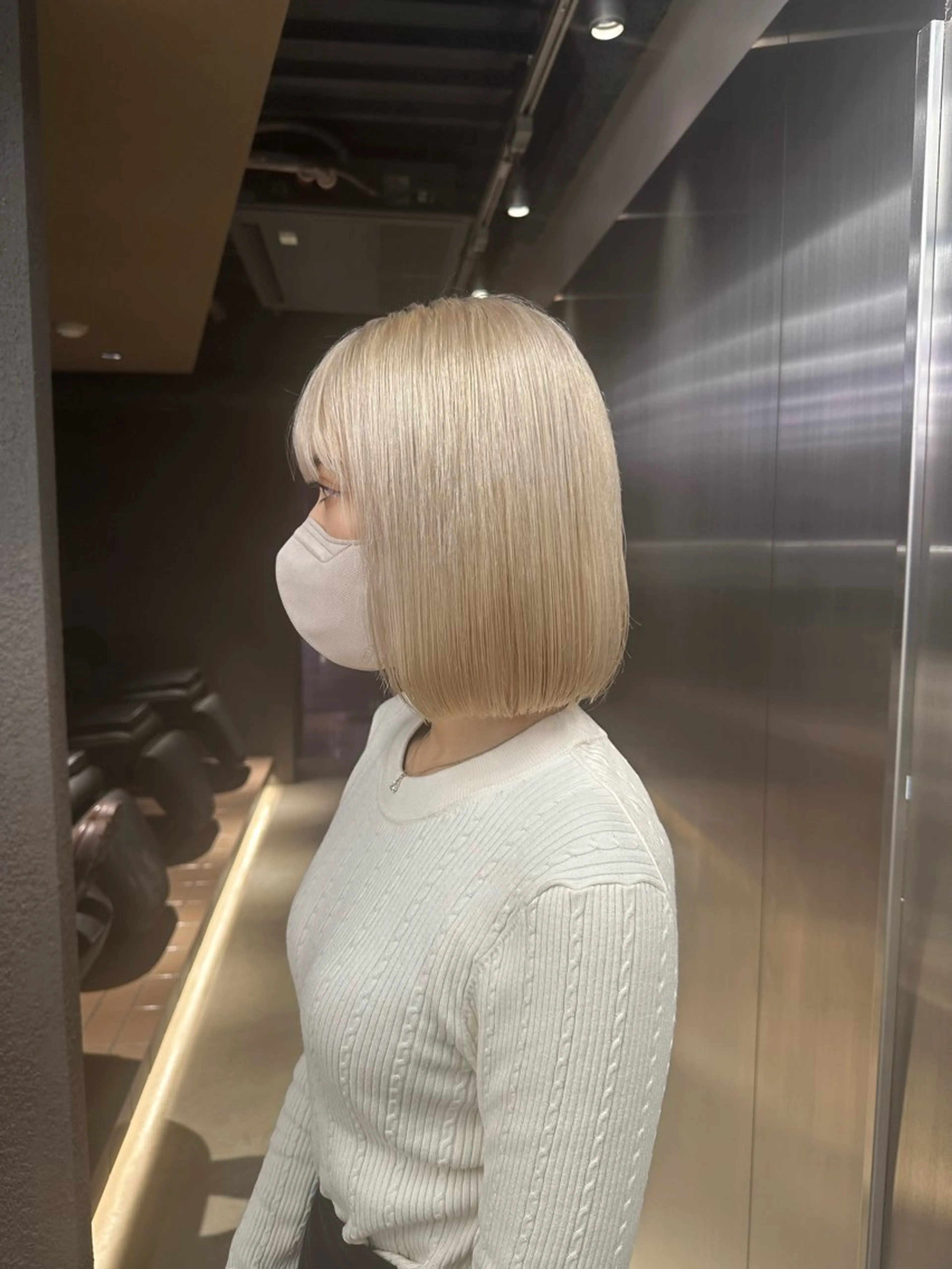 ショート カラー ブロンド ホワイトブロンド ボブ カット ヘアカラー トリートメント 鈴木/ミルクティー/ ブリーチ/ボブ/のヘアスタイル