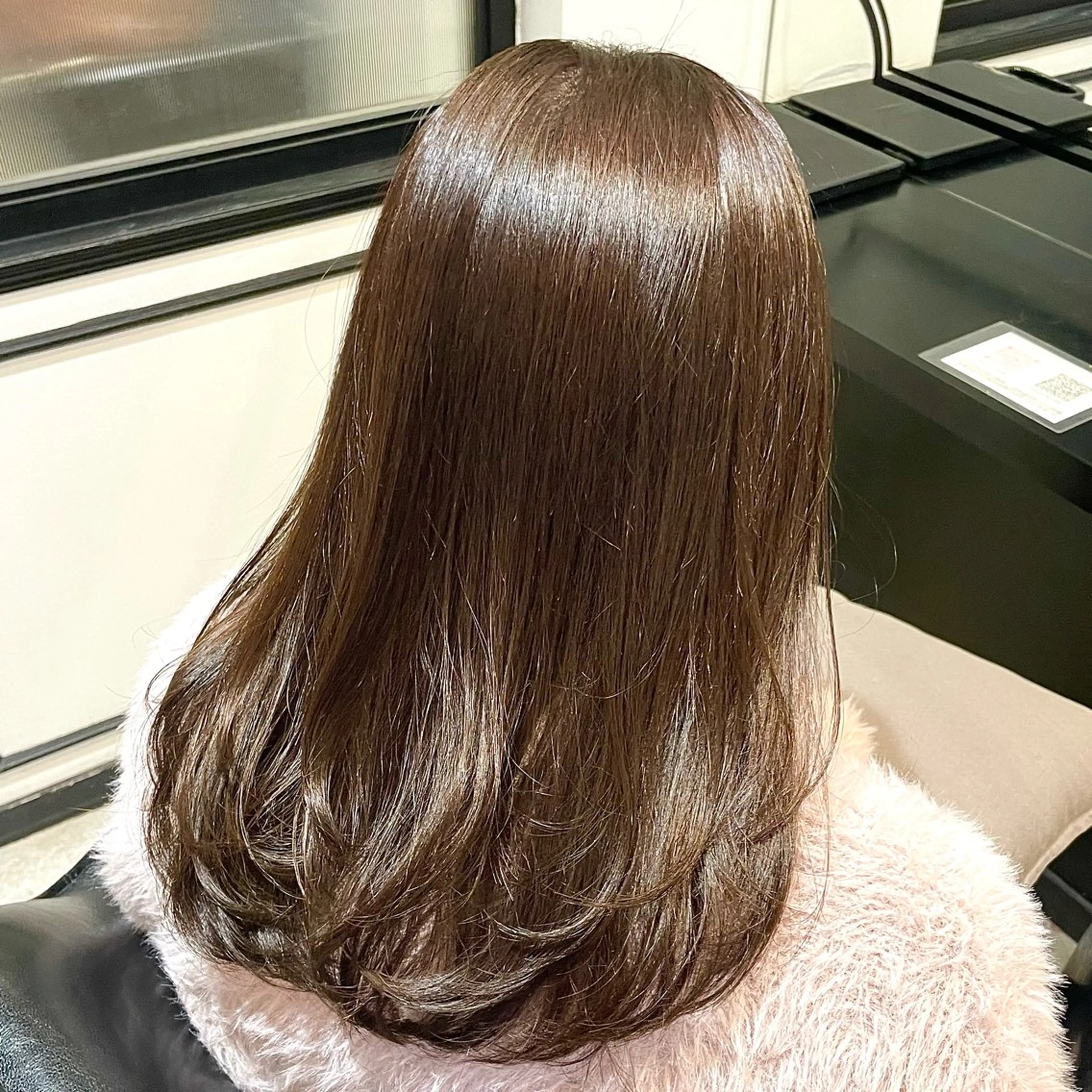 ミディアム カラー 透明感カラー レイヤーカット feliz🤍 RINAのマツエク・マツパデザイン