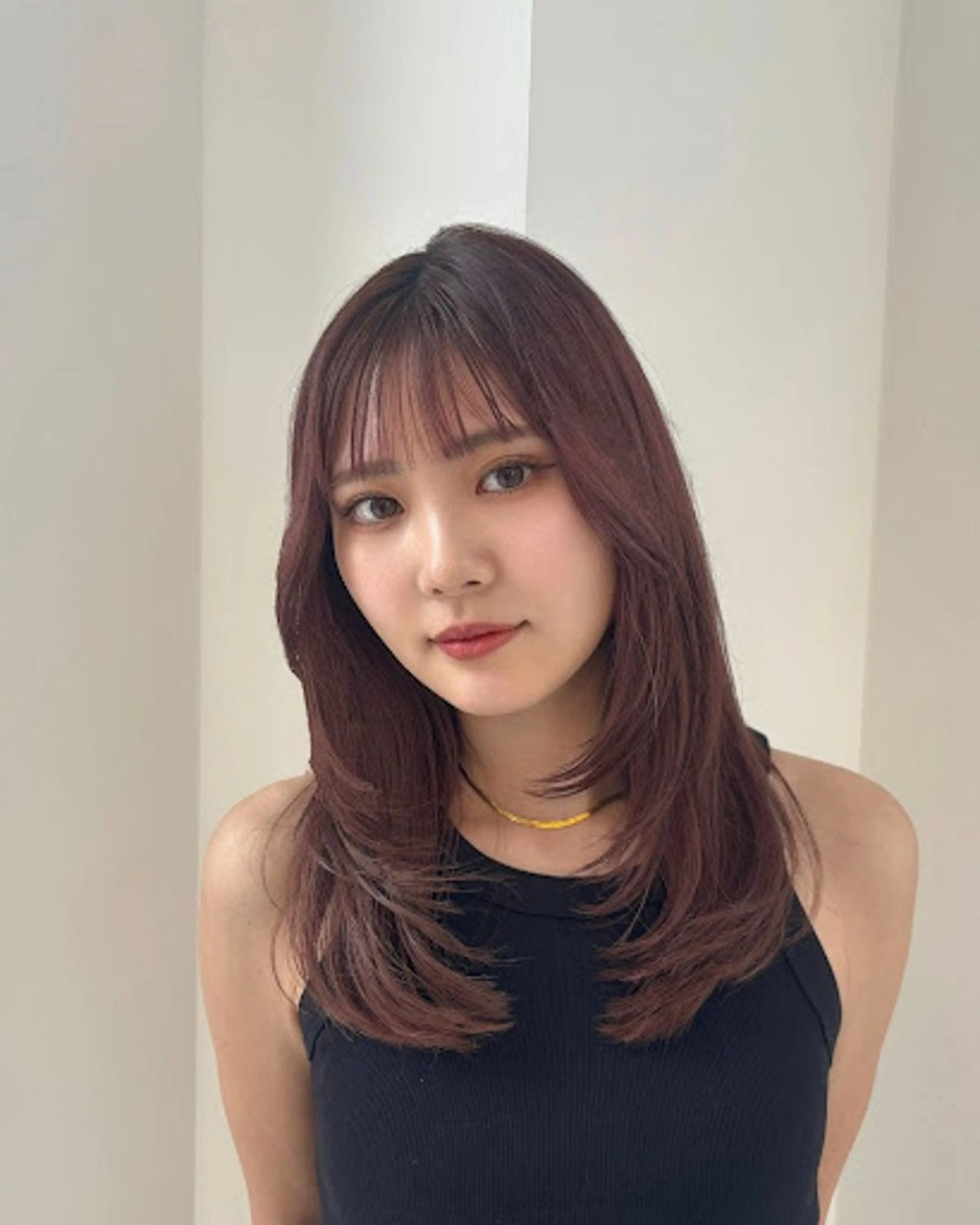 セミロング〜ミディアム顔周りレイヤーの写真