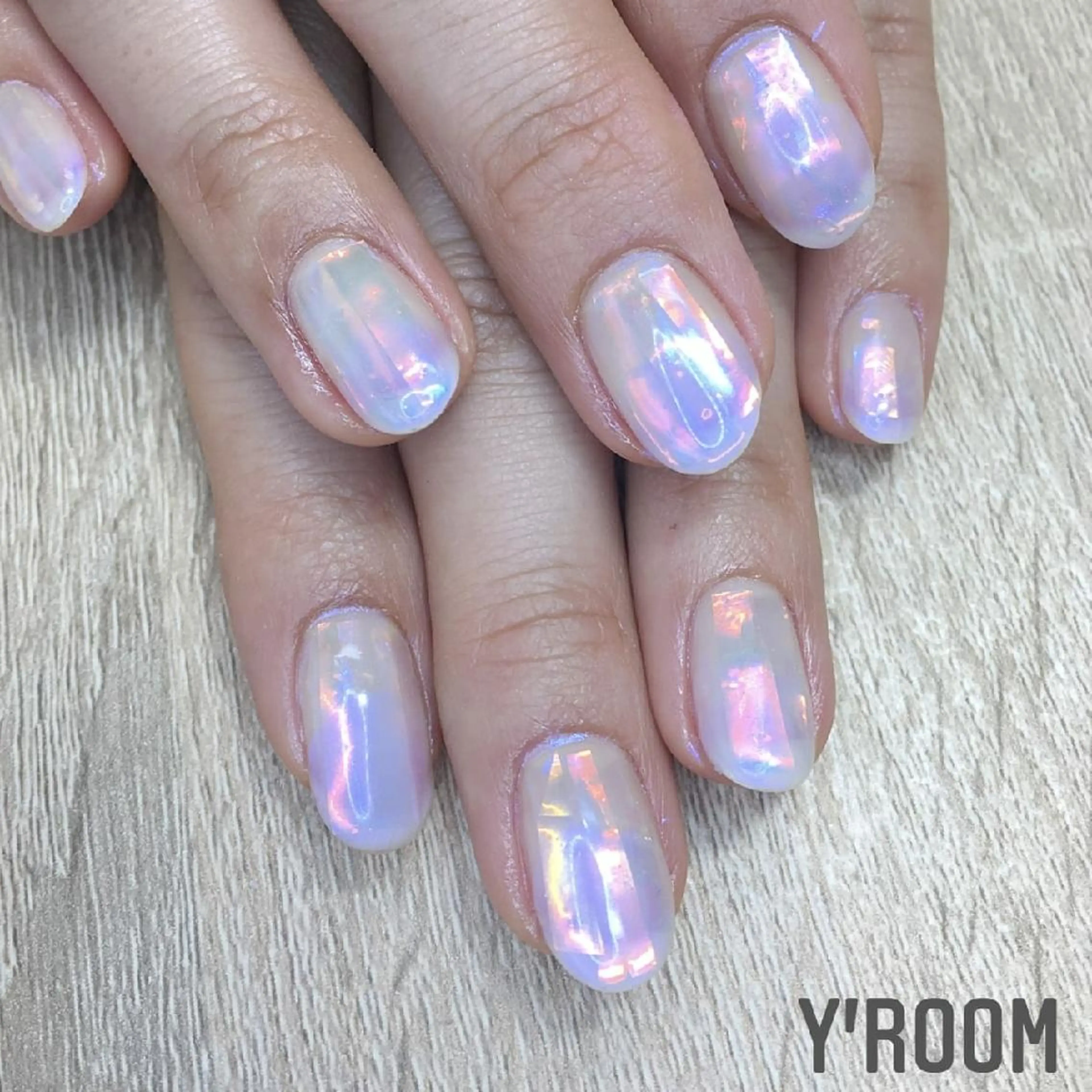 ネイル オーロラネイル フラッシュネイル ジェルネイル 氷ネイル・うるうるネイル マグネットネイル YUKA （ネイリスト）のネイルデザイン