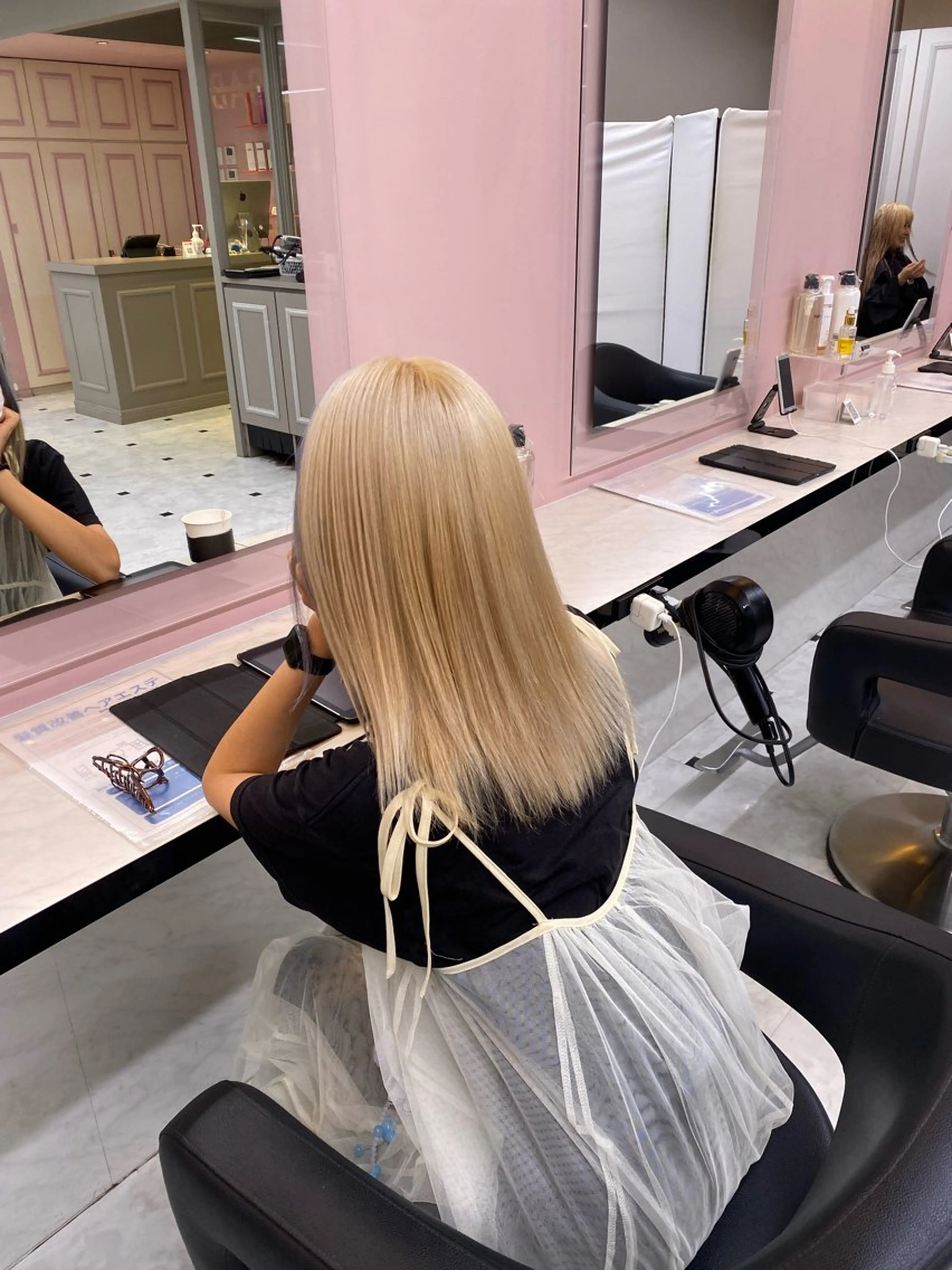 セミロング カラー ヘアアレンジ 抜きっぱなしブロンド ブロンド ヘアカラー トリートメント ヘアセット 🥀レイヤー×ハイト ーントレンドヘア🥀のヘアスタイル