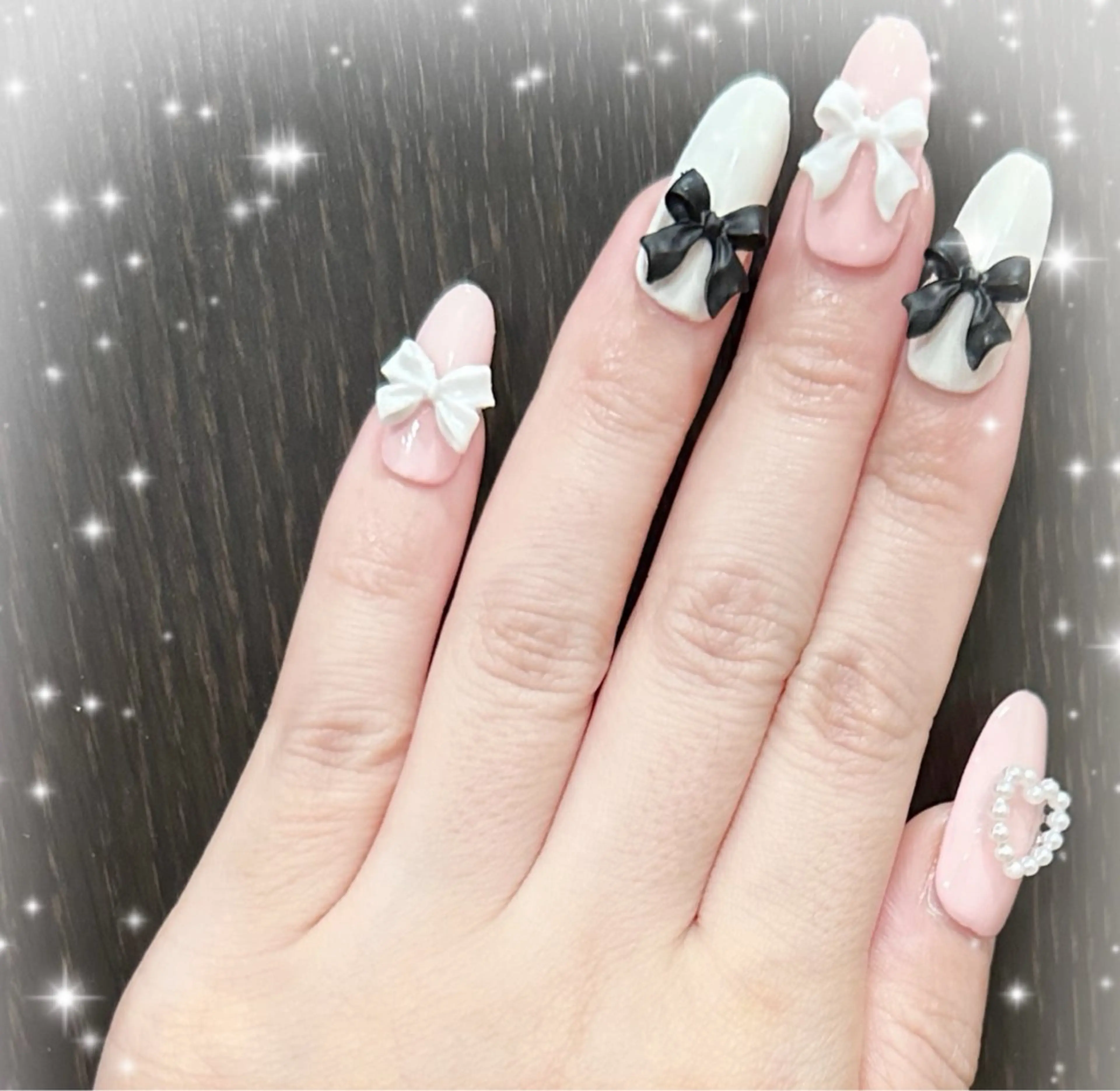 ネイル ガーリー ハート ワンカラーネイル リボン ホワイト Nail & Personalcolor Ring所属・⭐️Chiharu ⭐️のネイルデザイン