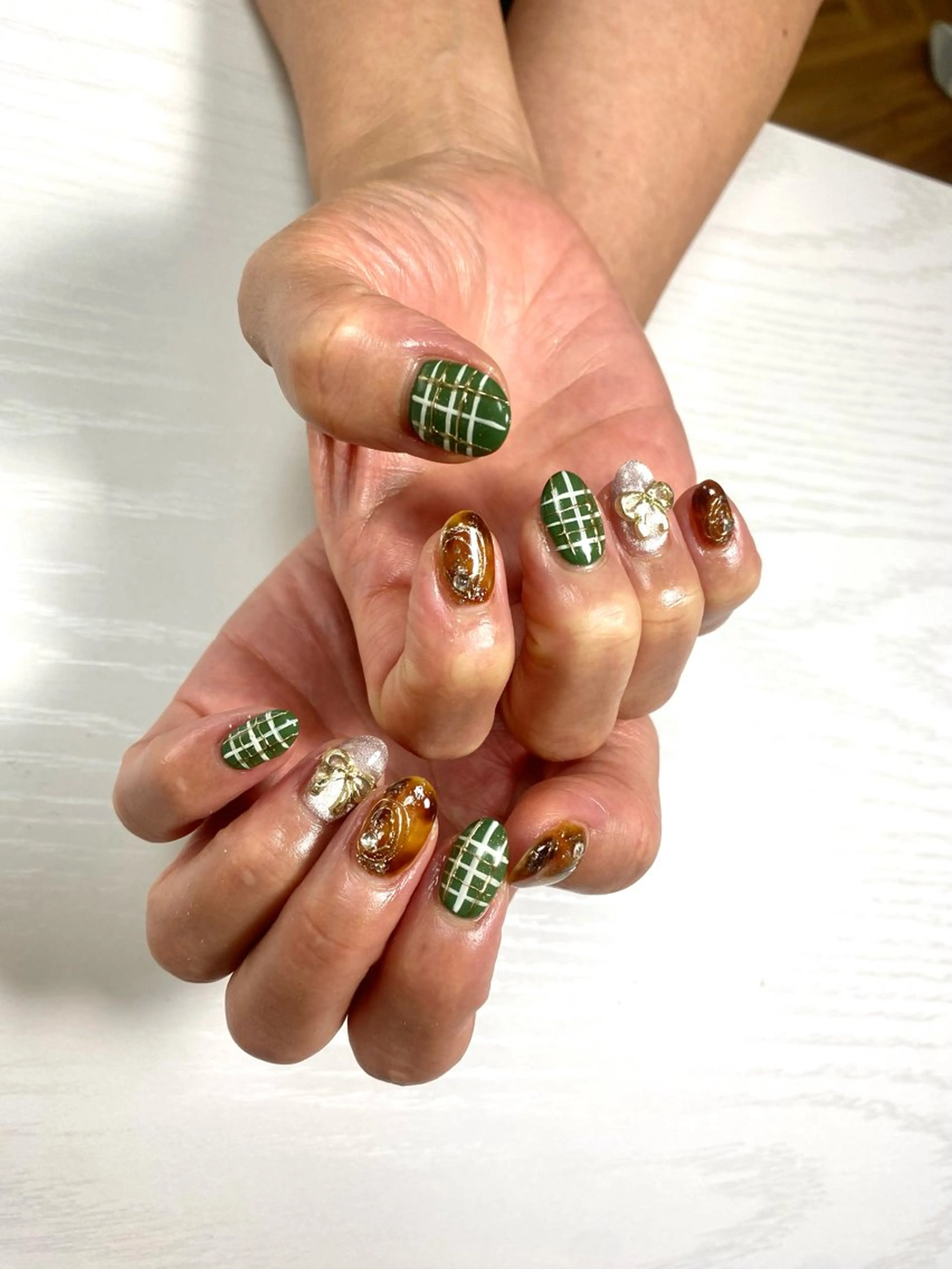ネイル べっ甲ネイル グリーン 持ち込み OAK溝の口 SAWAのその他イメージ