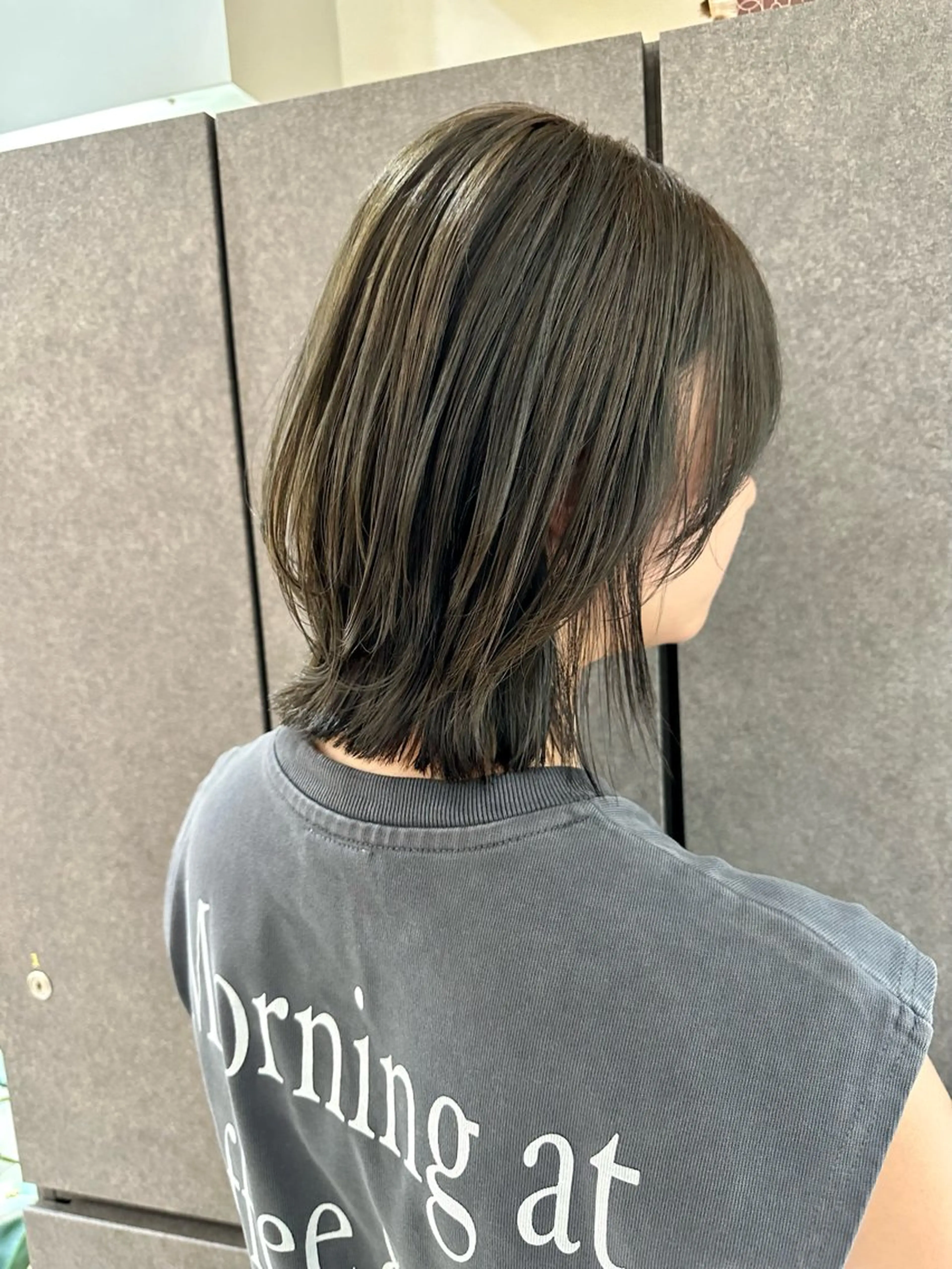 ミディアム くびれヘア レイヤーカット 縮毛矯正 カット ヘアカラー トリートメント ヘアセット Londideal 高橋ヒロシのヘアスタイル