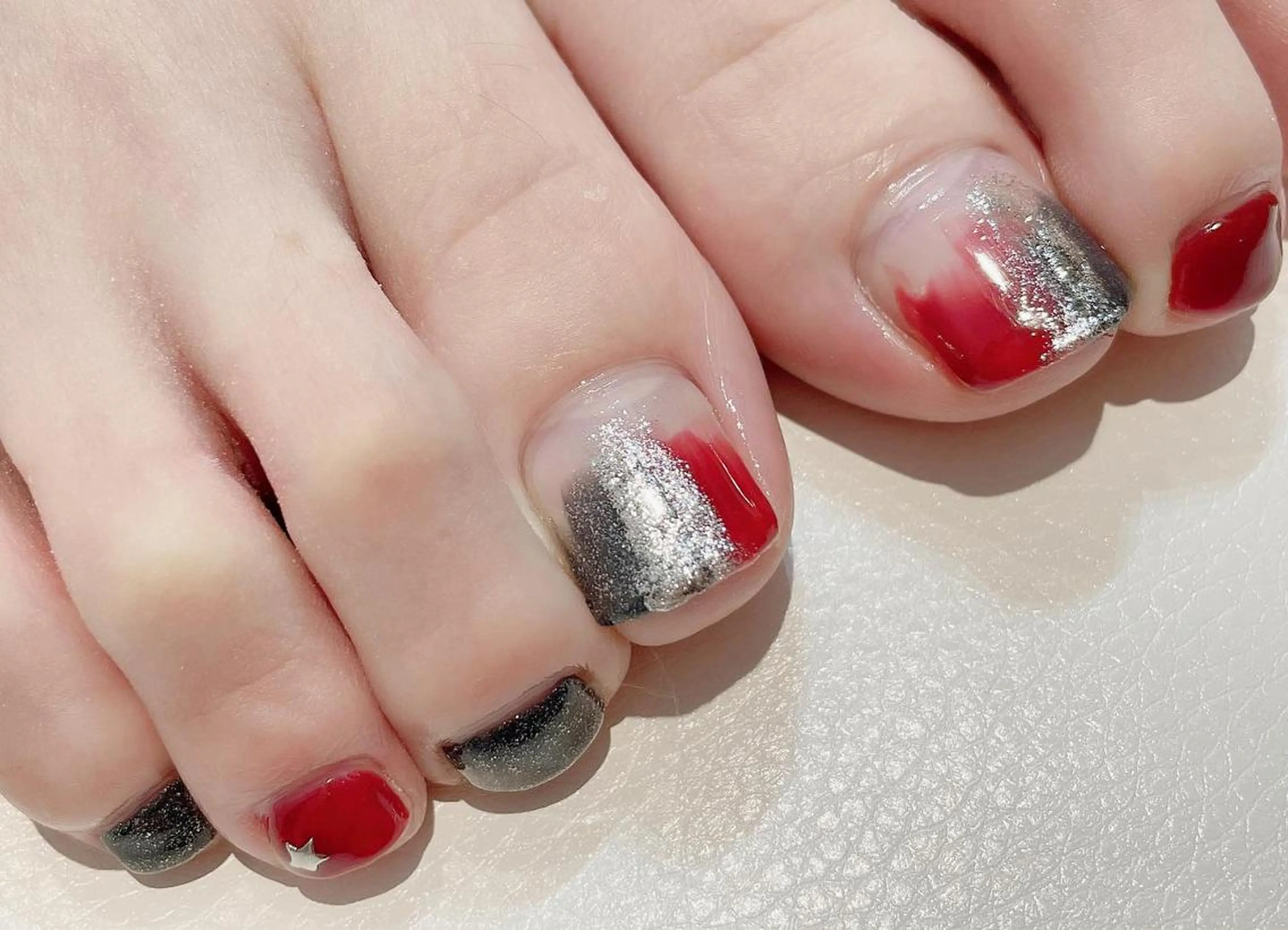 ネイル マツエク・マツパ まつげパーマ ボリュームラッシュ フットネイル ジェルネイル ニュアンスネイル 髙橋 敦子のネイルデザイン