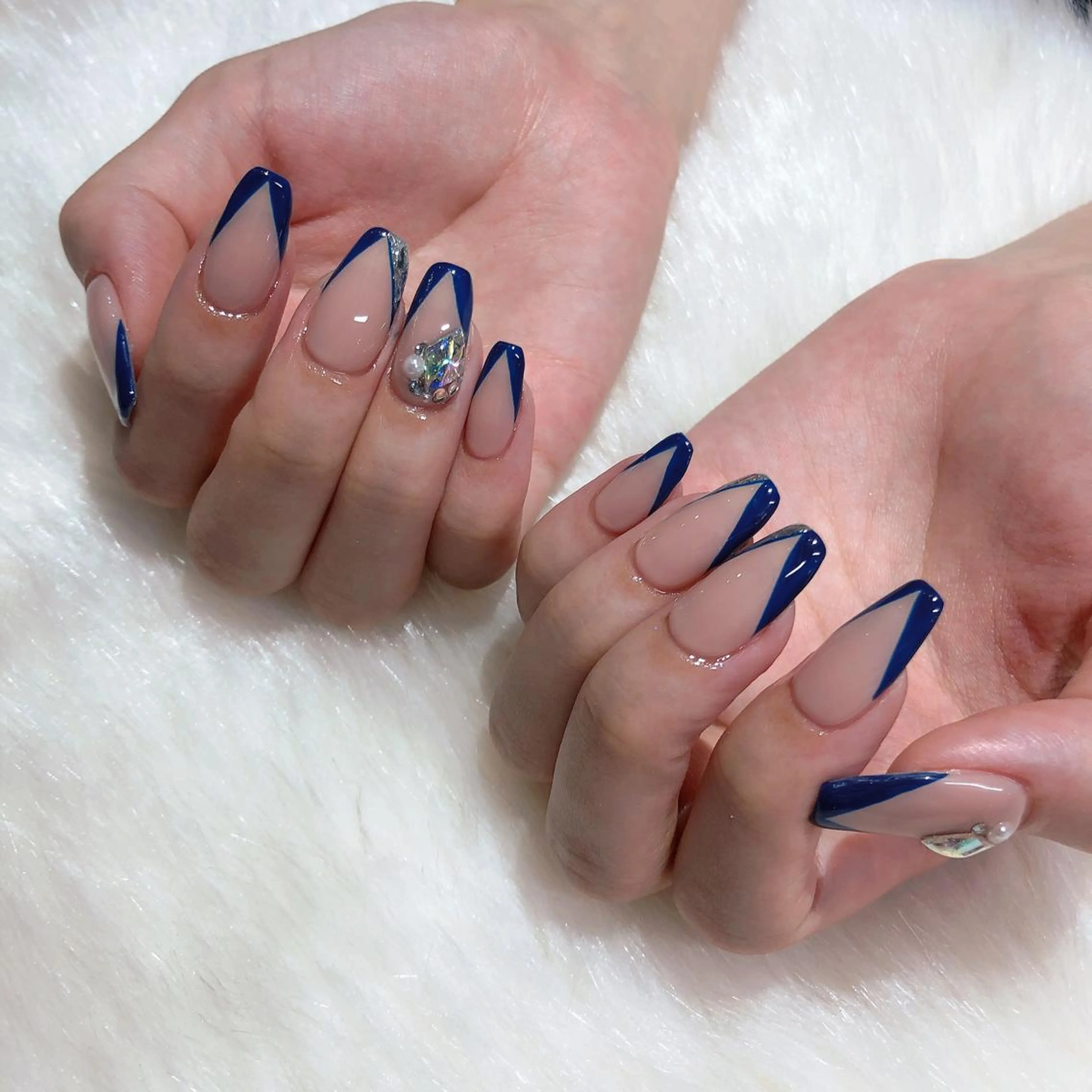 ネイル ハンドネイル フットネイル ハンドケア Nes.Nail所属・Miyagi Asamiのネイルデザイン