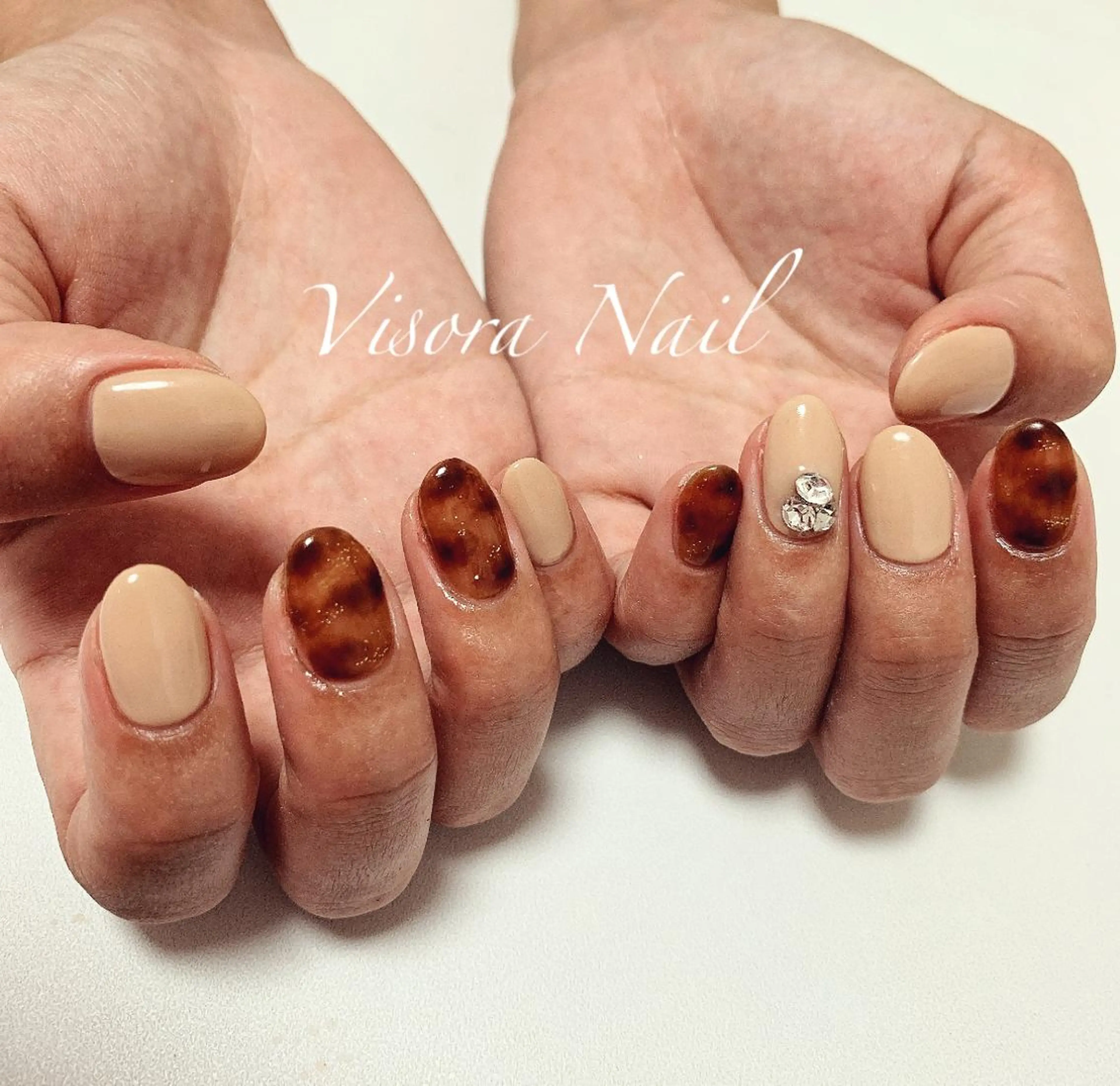 ネイル べっ甲ネイル ハンドネイル 美SORA ～ｳﾞｨｿﾗ～のネイルデザイン