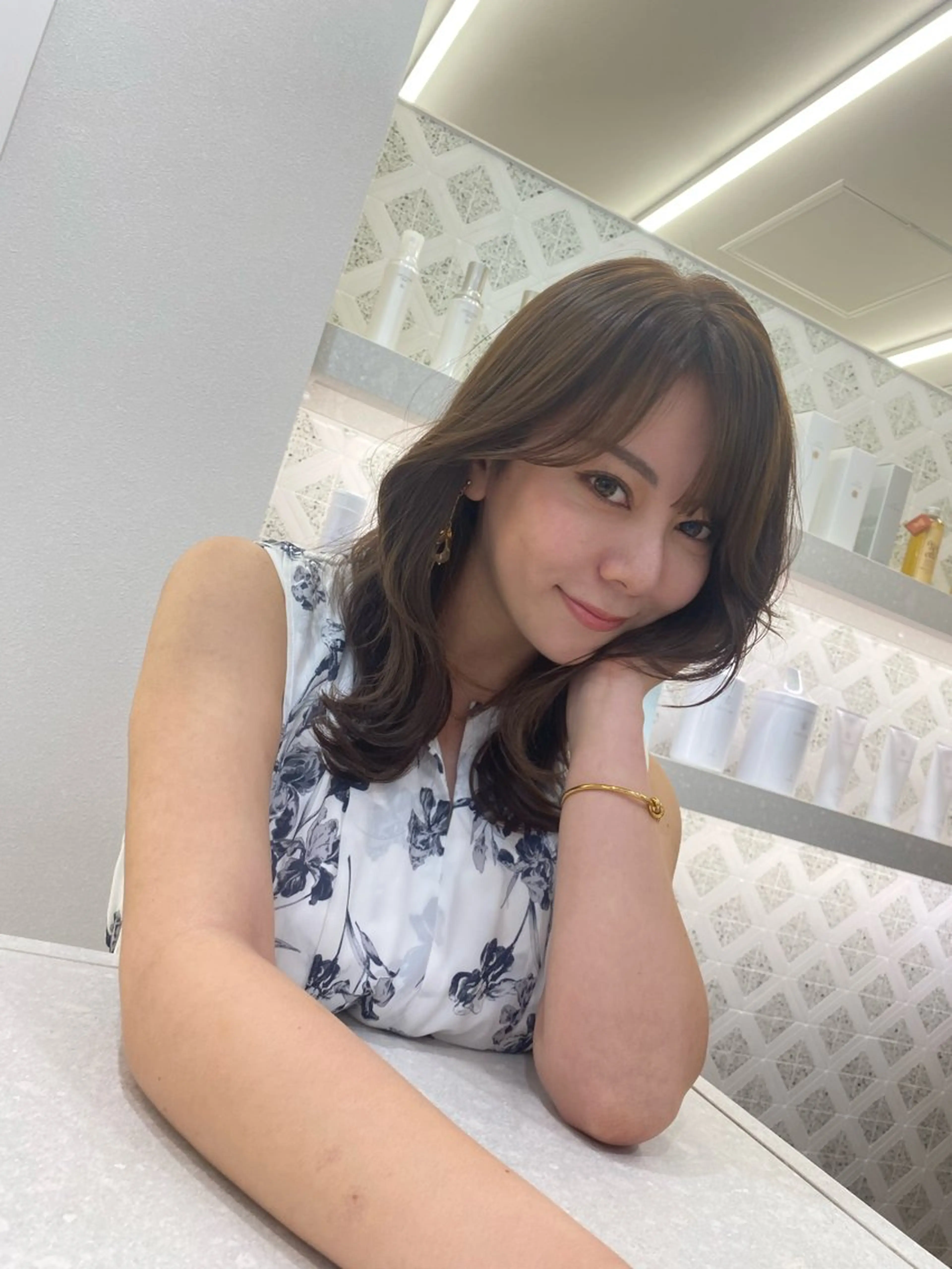 ミディアム ヘアカラー SHOKO スタイリストのヘアスタイル