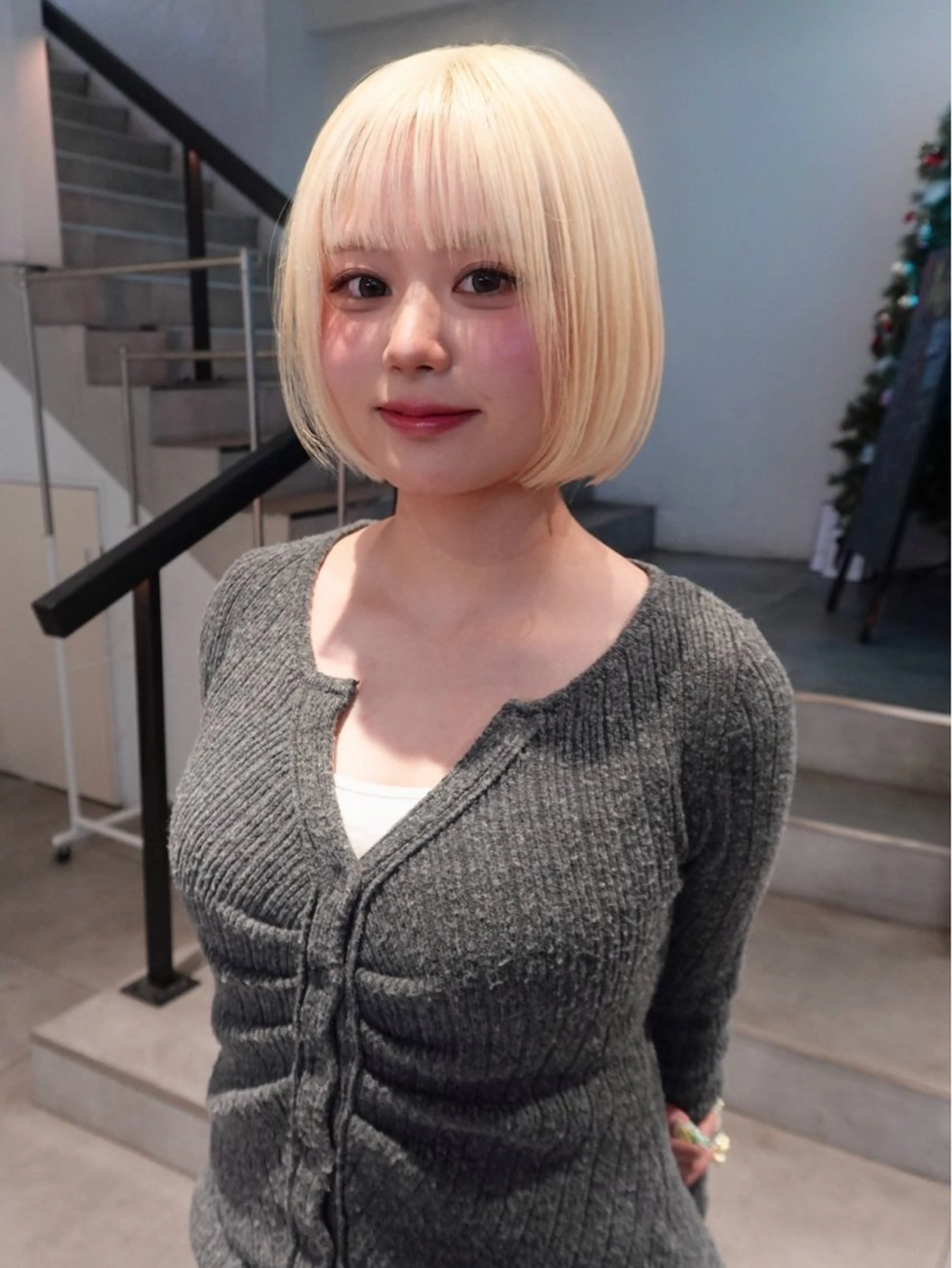 ミディアム カラー ヘアカラー ハイトーン/レイヤー nail 百咲💌のヘアスタイル