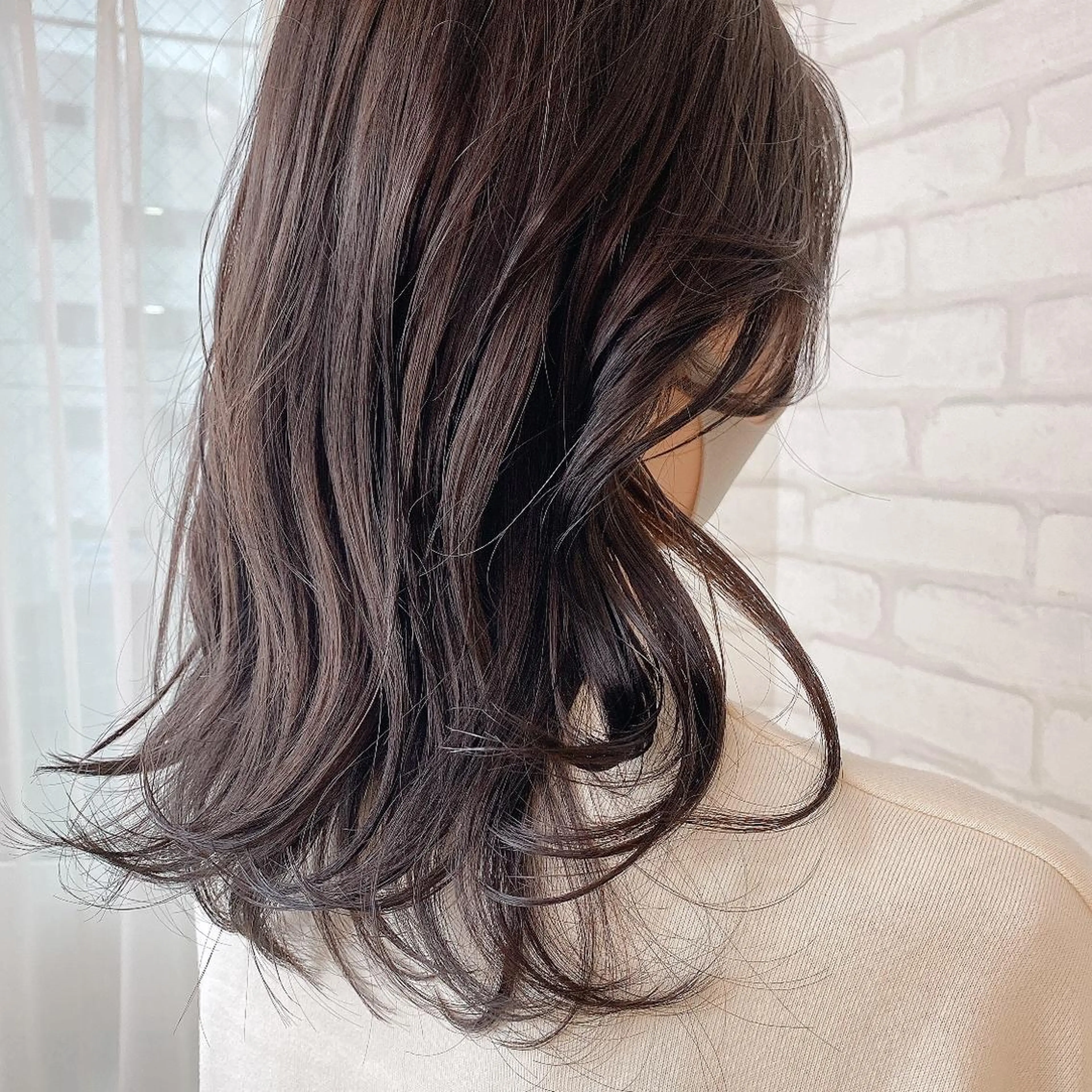 ミディアム カラー abilita AZUSAのヘアスタイル