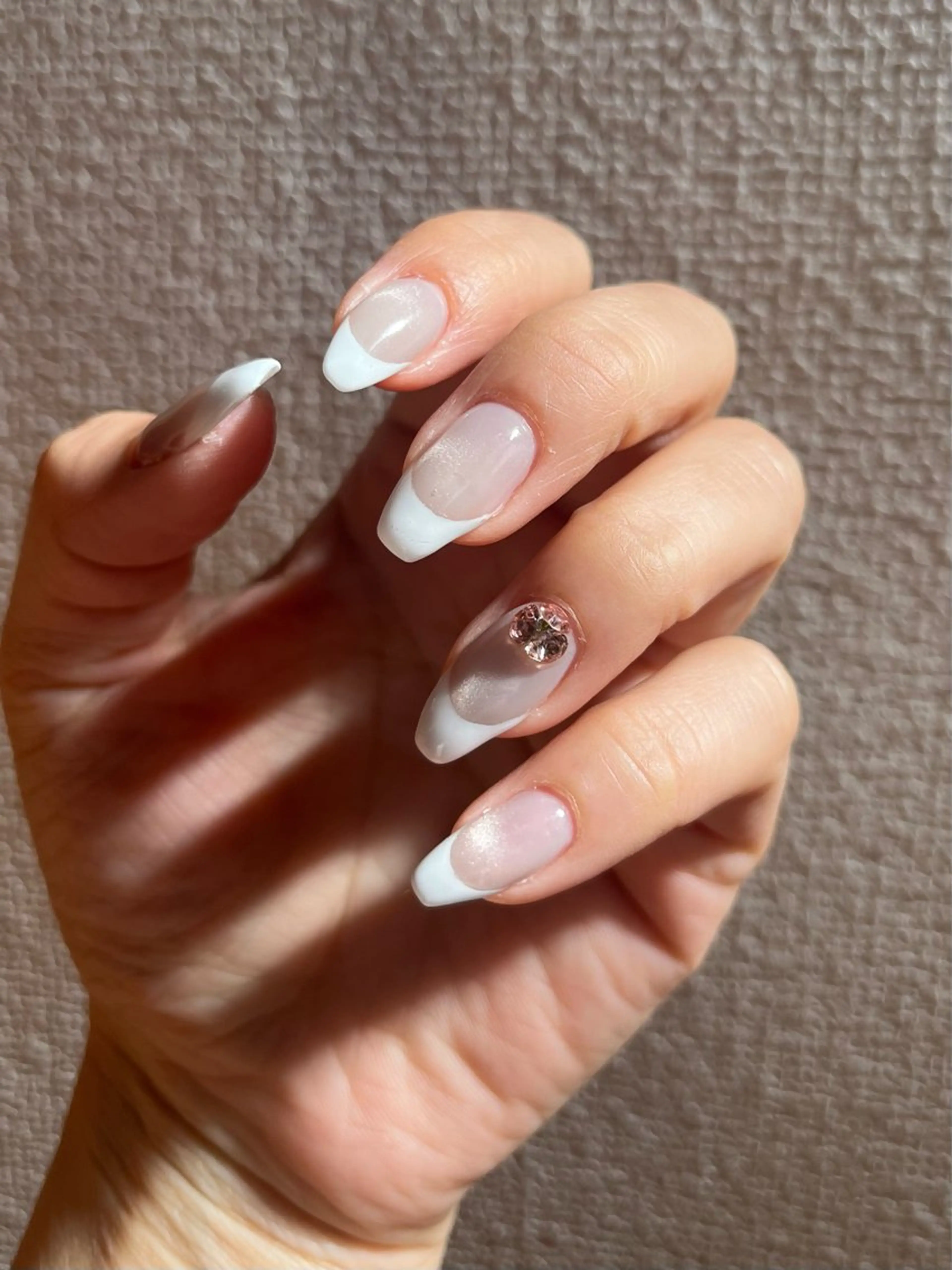 ミディアム ハンドネイル Queen nail所属・QUEENＮA IＬ JR寺田町1分のネイルデザイン