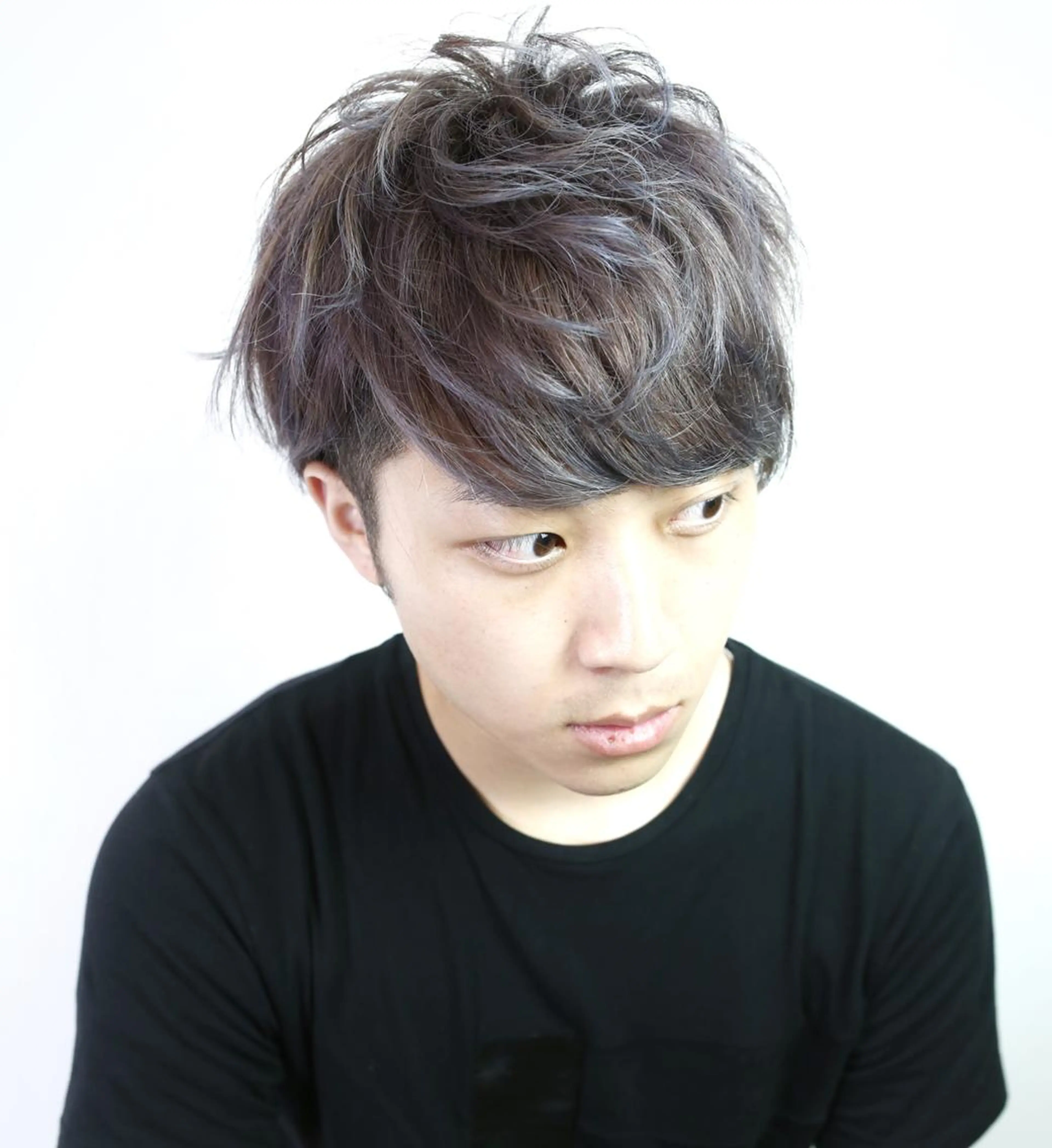 ショート カラー メンズ マッシュ アッシュ 透明感カラー ダブルカラー シルバー skin所属・中村 梨沙のマツエク・マツパデザイン