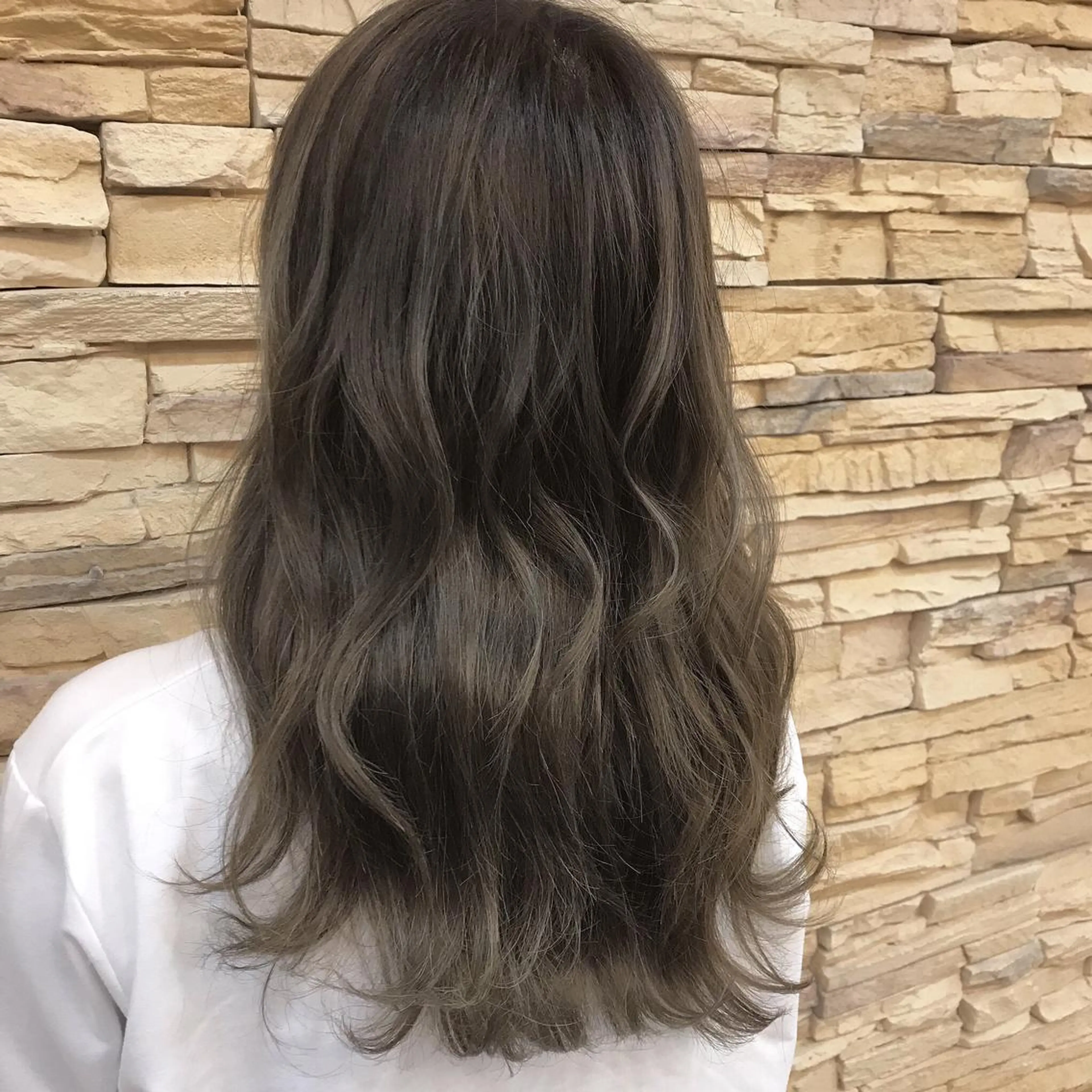 カラー 髪質改善will hairdesignのヘアスタイル