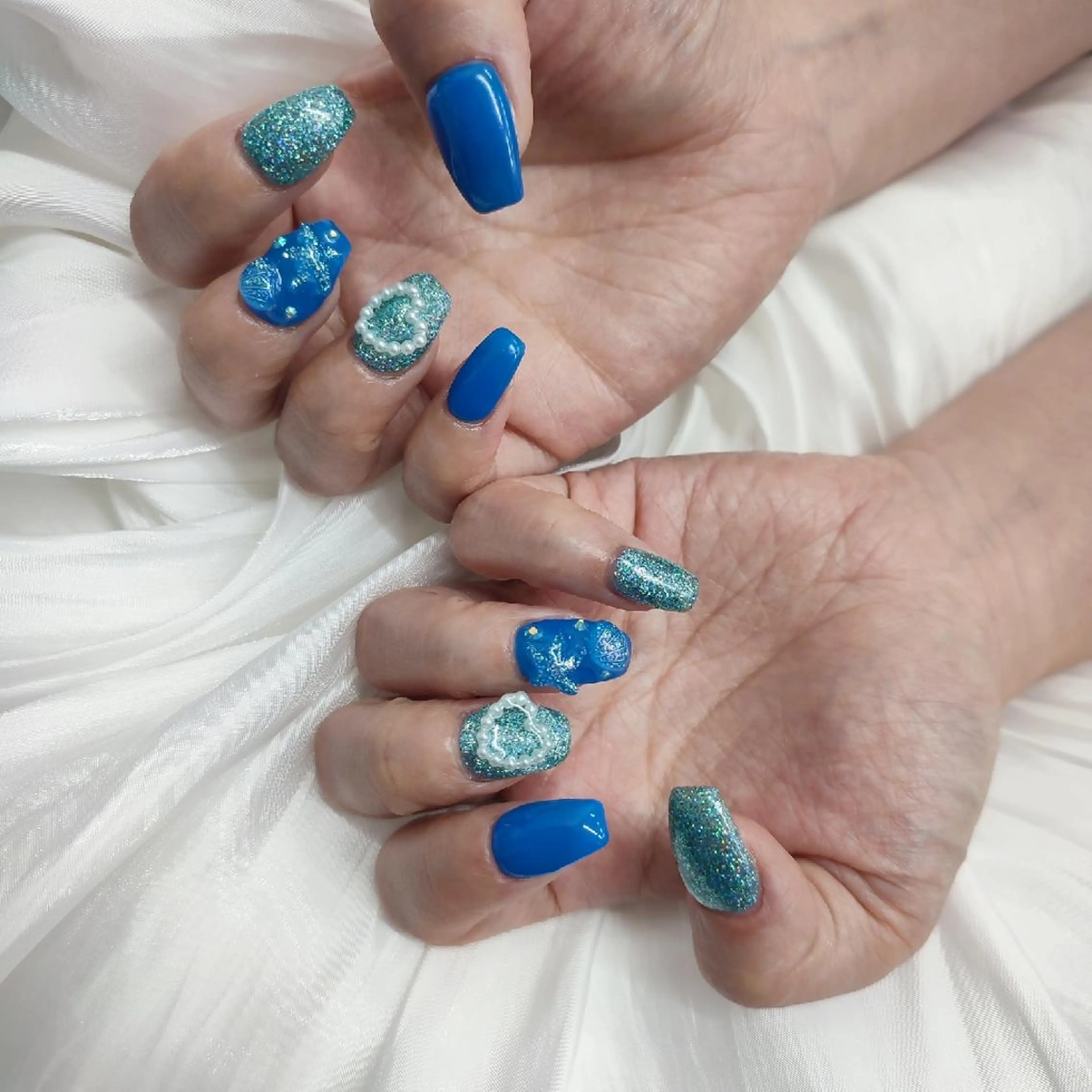 ネイル ハンドネイル RUNWAY 　　の眉毛・アイブロウイメージ