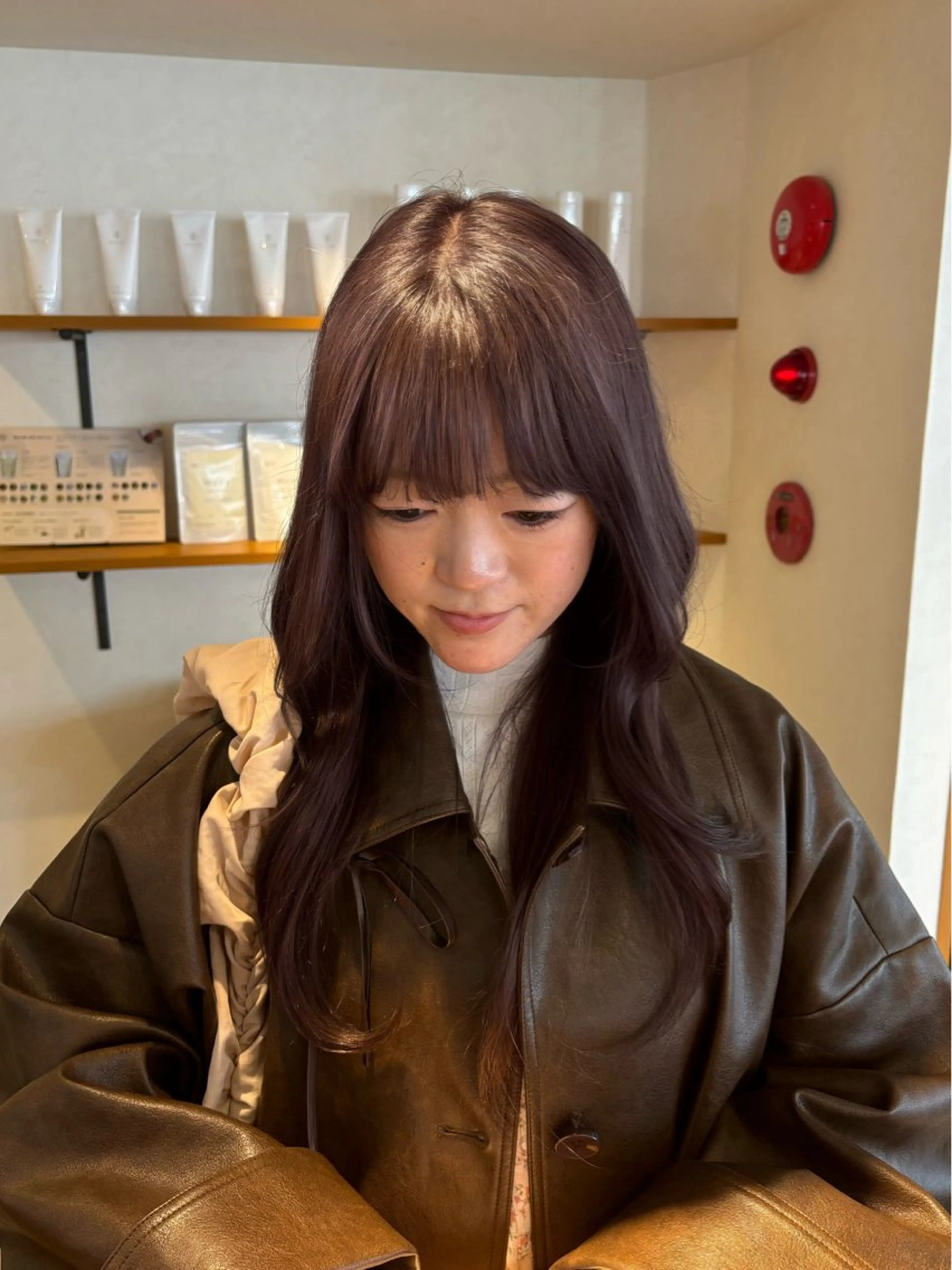 ロング カラー ヘアアレンジ ブリーチ グレージュ ラベンダーカラー ラベンダーグレージュ ラベンダーグレー 女性専用サロンiiro【イロ】所属・【韓国ヘア/透明感 カラー】makotoのヘアスタイル