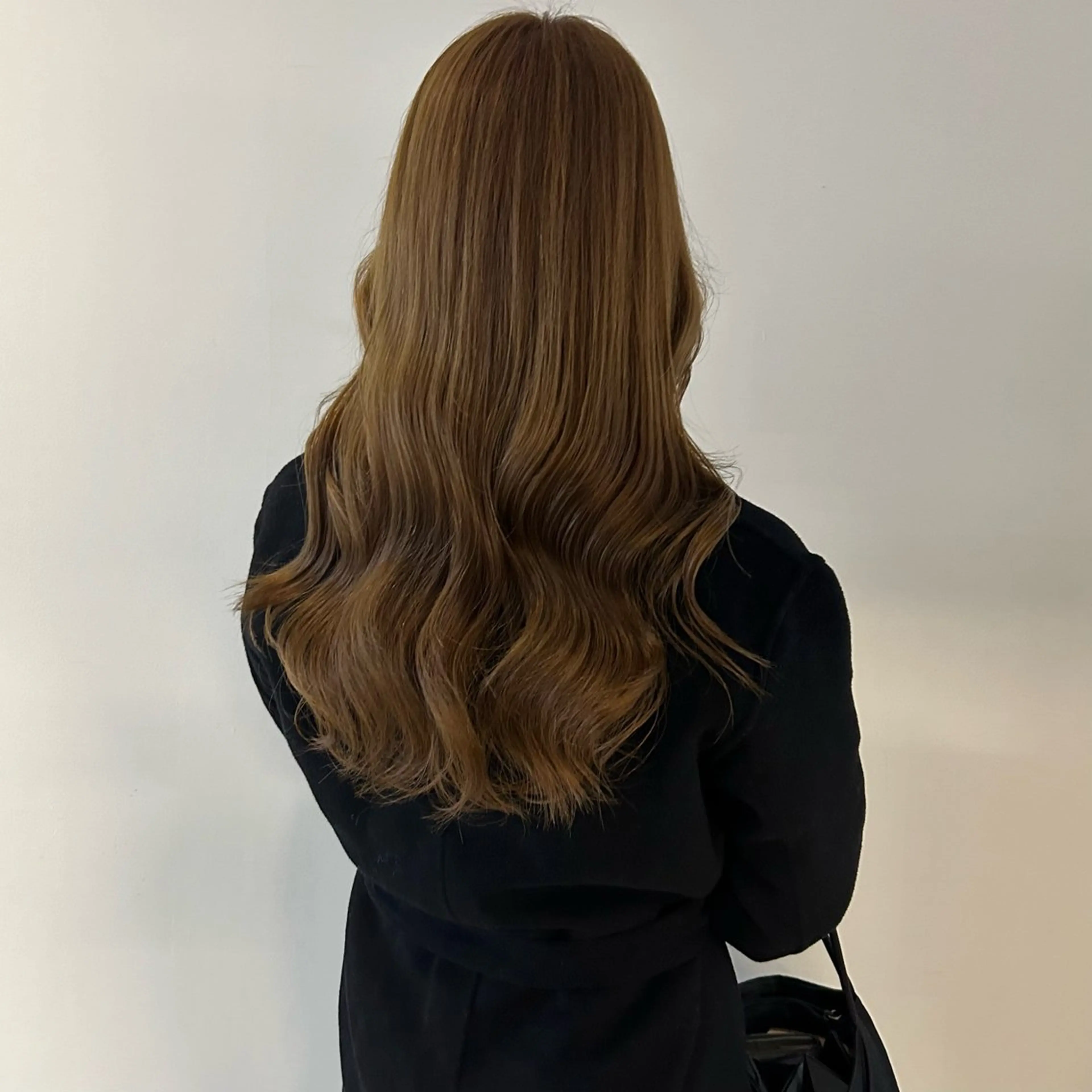 ロング カラー ブリーチ ケアブリーチ 透明感カラー ハイトーンカラー 顔まわりレイヤー nonoka オリーブ/グレージュのヘアスタイル