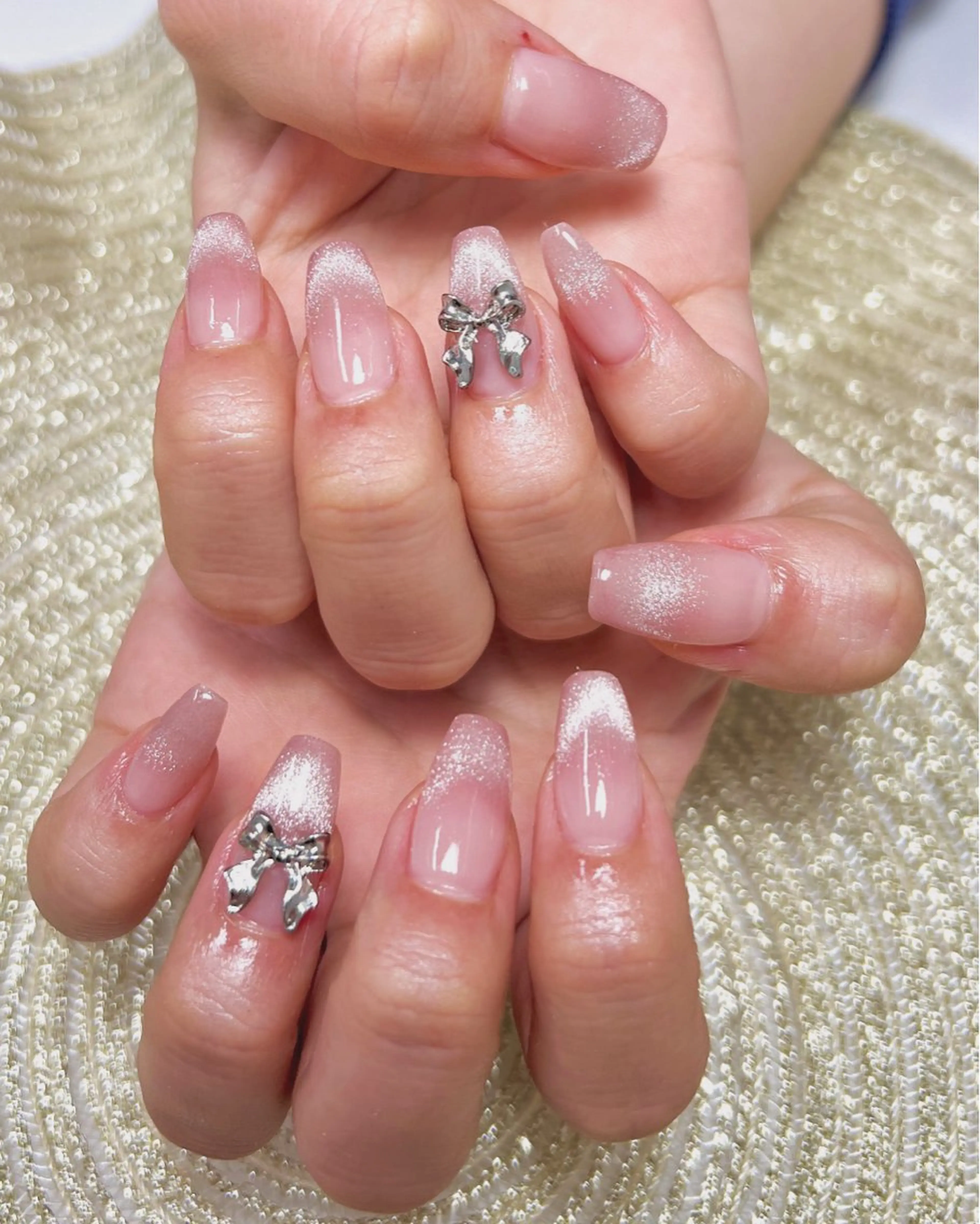 ネイル 韓国ネイル マグネットネイル リボン ワンホンネイル MOA NAIL所属・moa nailのネイルデザイン