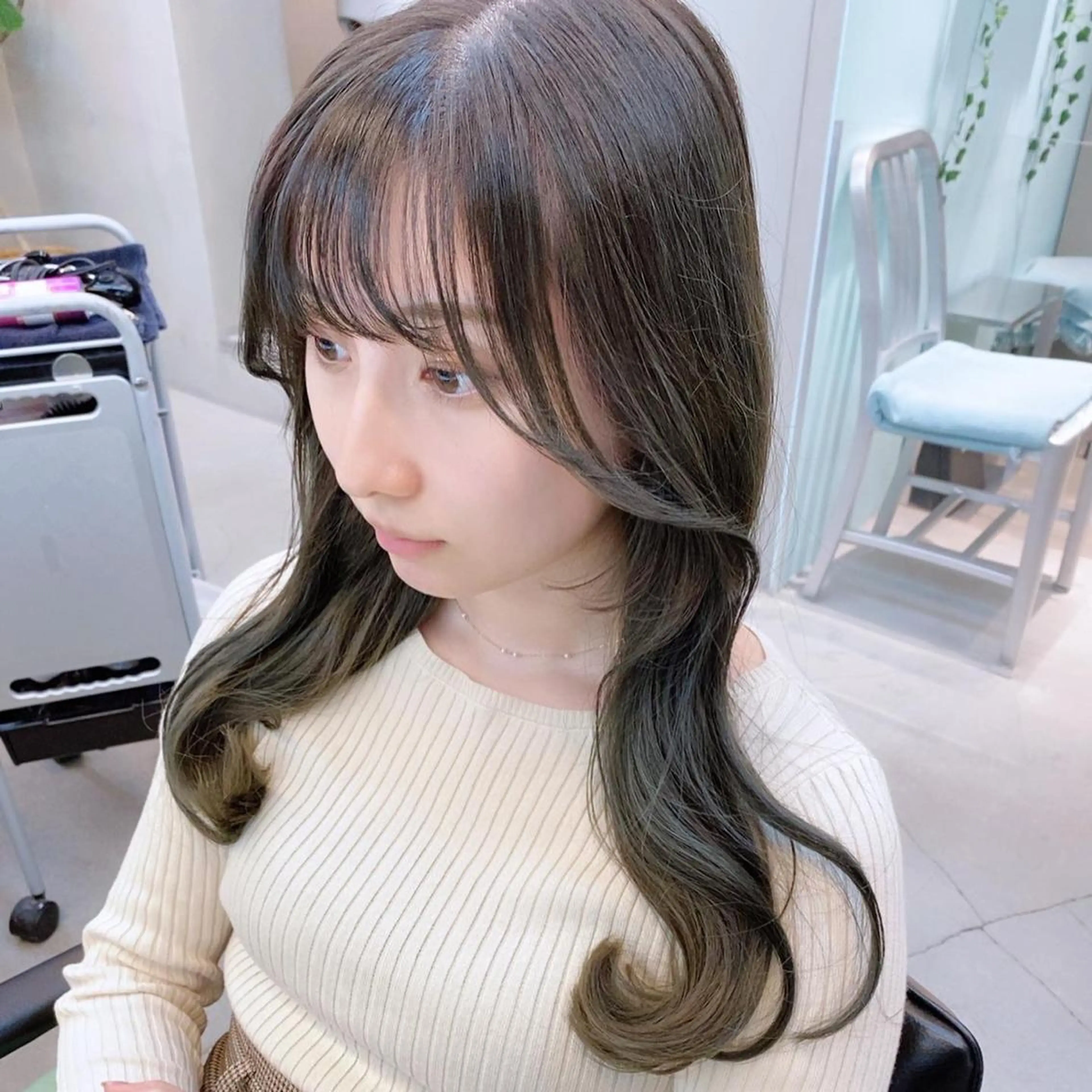 ロング カラー カット ヘアカラー トリートメント 岡野 静華のヘアスタイル