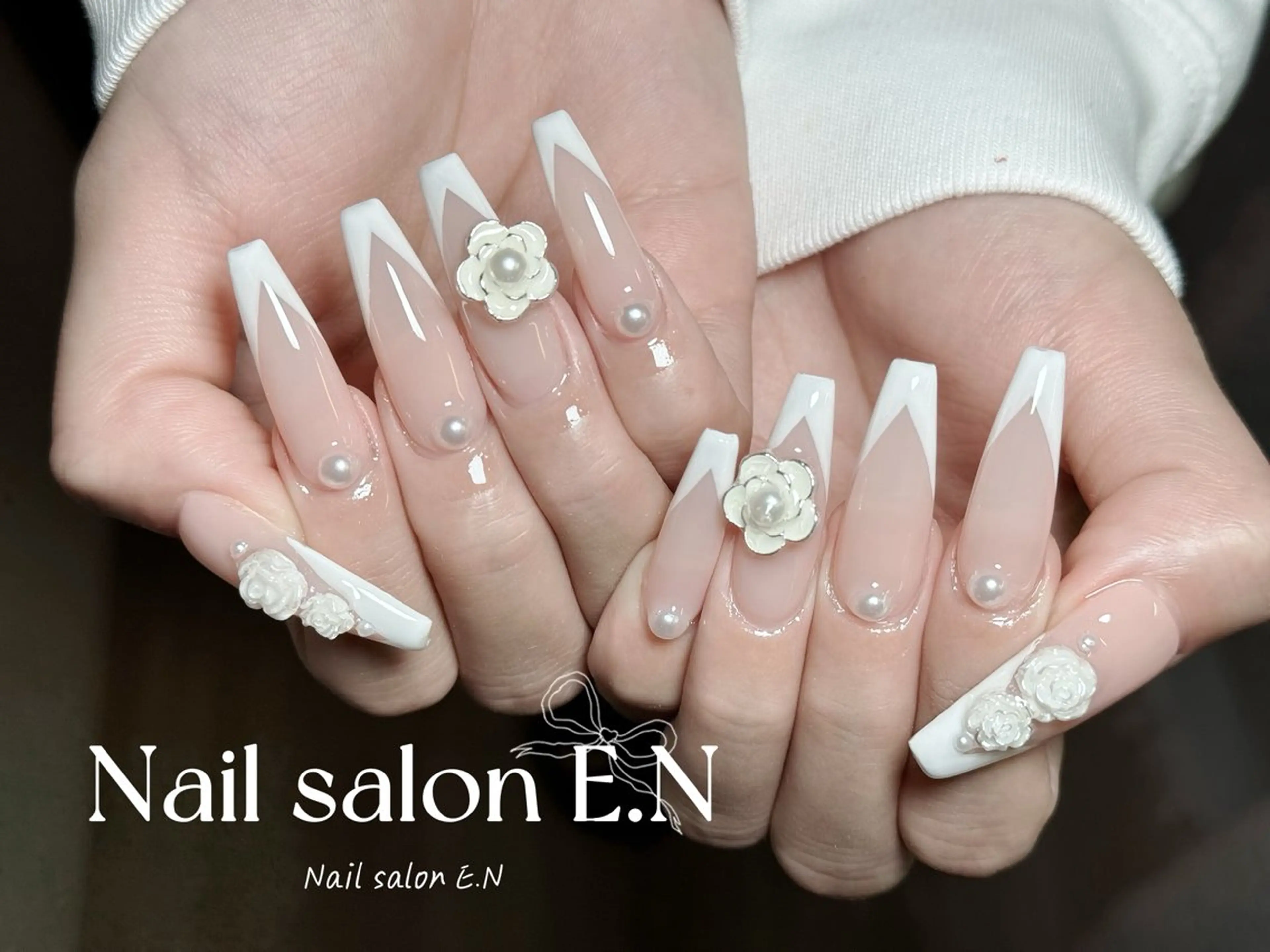 ネイル アートネイル オーロラネイル ブラウン クリアネイル フレンチネイル ハンドネイル E.N🦋 長さ出し/持ち込みのネイルデザイン