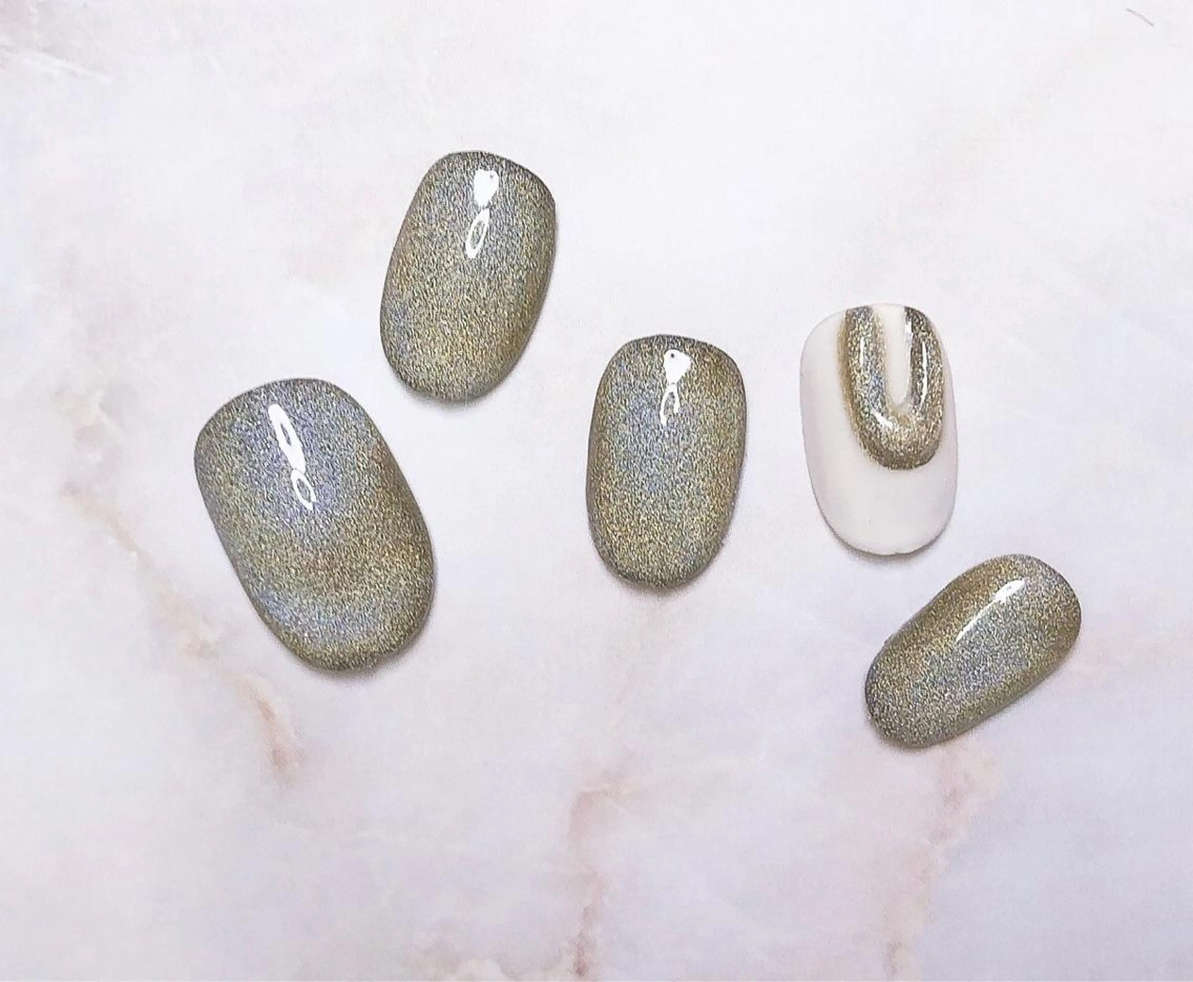 ネイル mano nella mano所属・mano nella manoのネイルデザイン