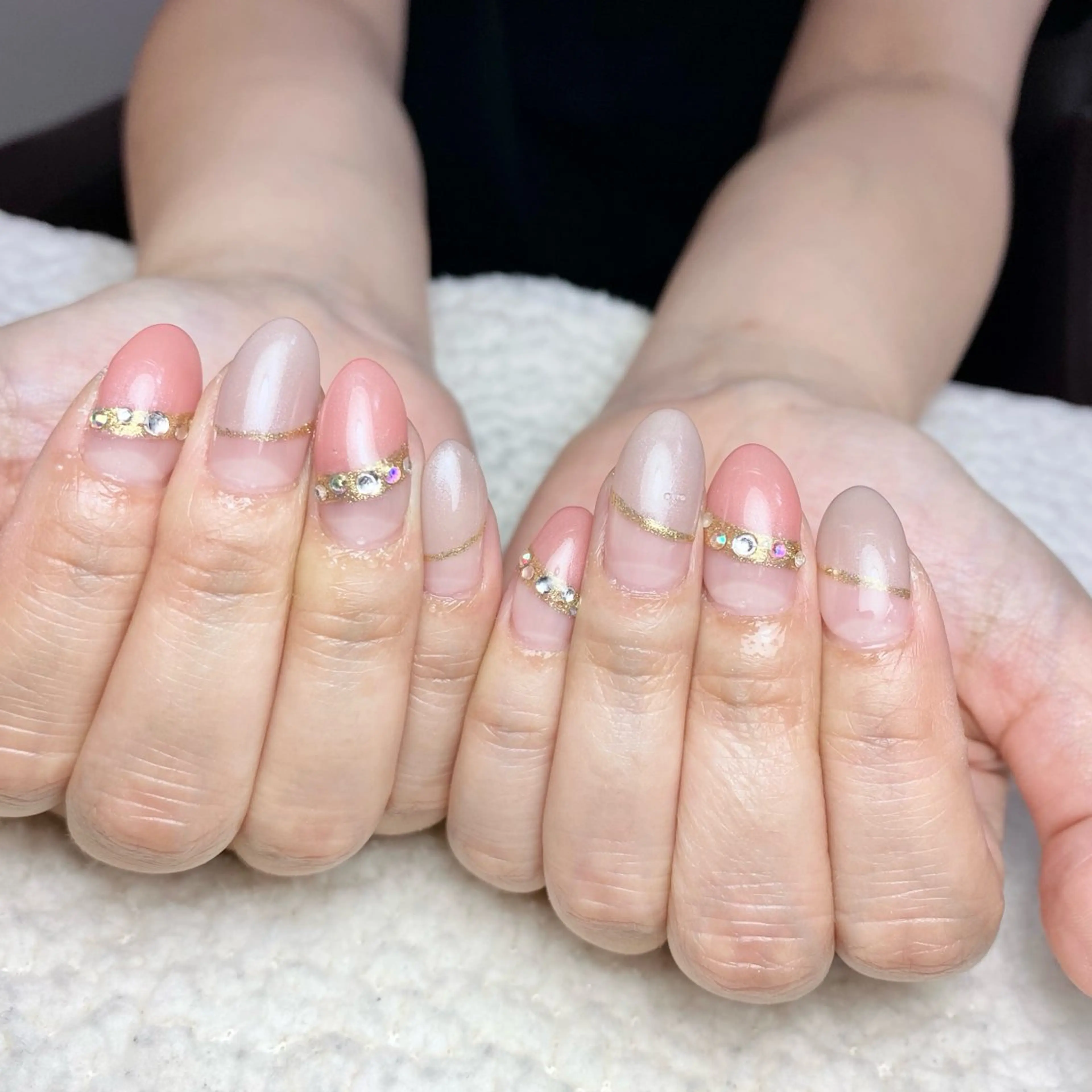 ネイル フレンチネイル 斜めフレンチ シンプルネイル ハンドネイル COCO+所属・COCO +のエステ・リラクイメージ