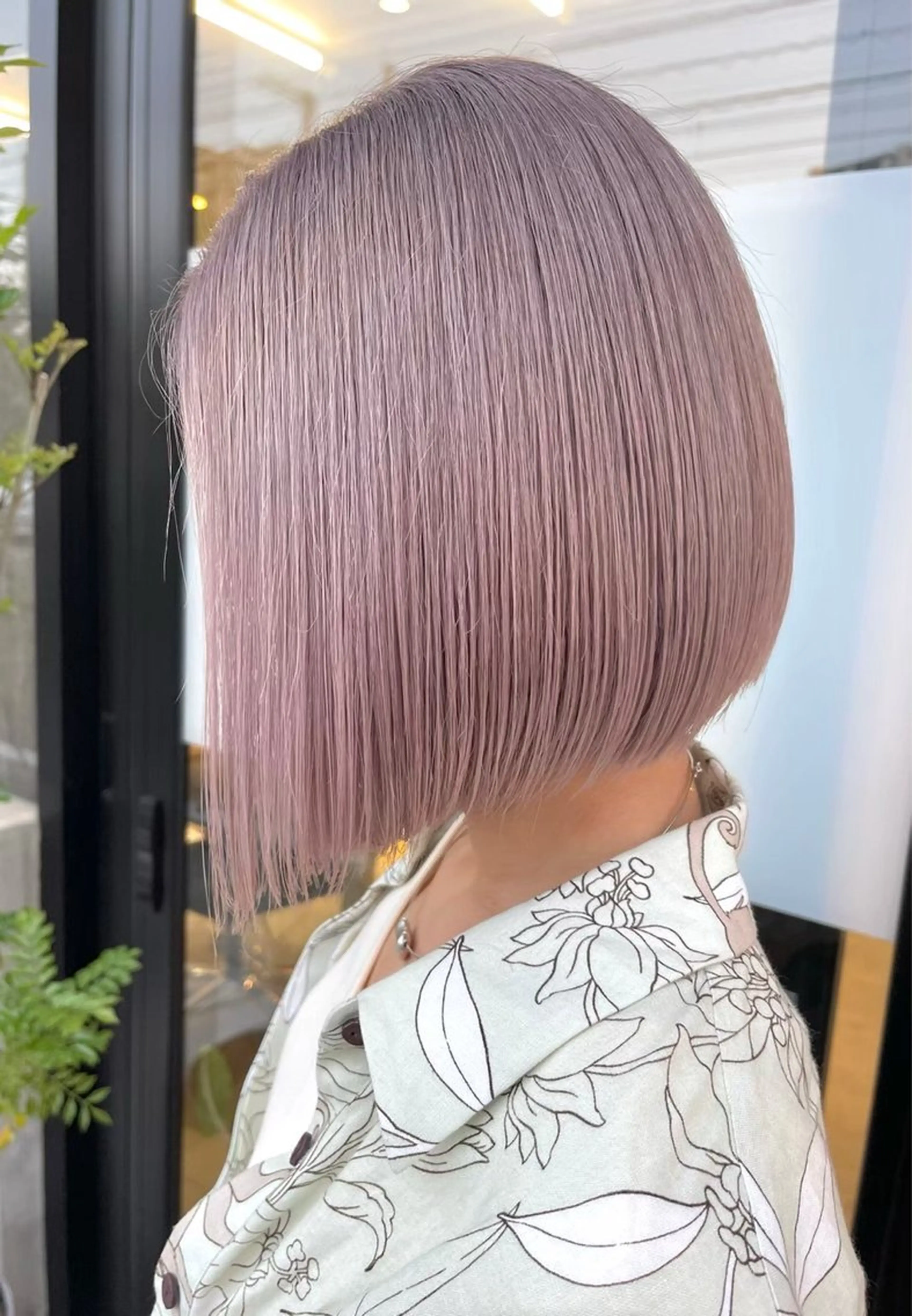 ショート カラー ヘアカラー 博多ブリーチ× 透明感/縮毛矯正のヘアスタイル