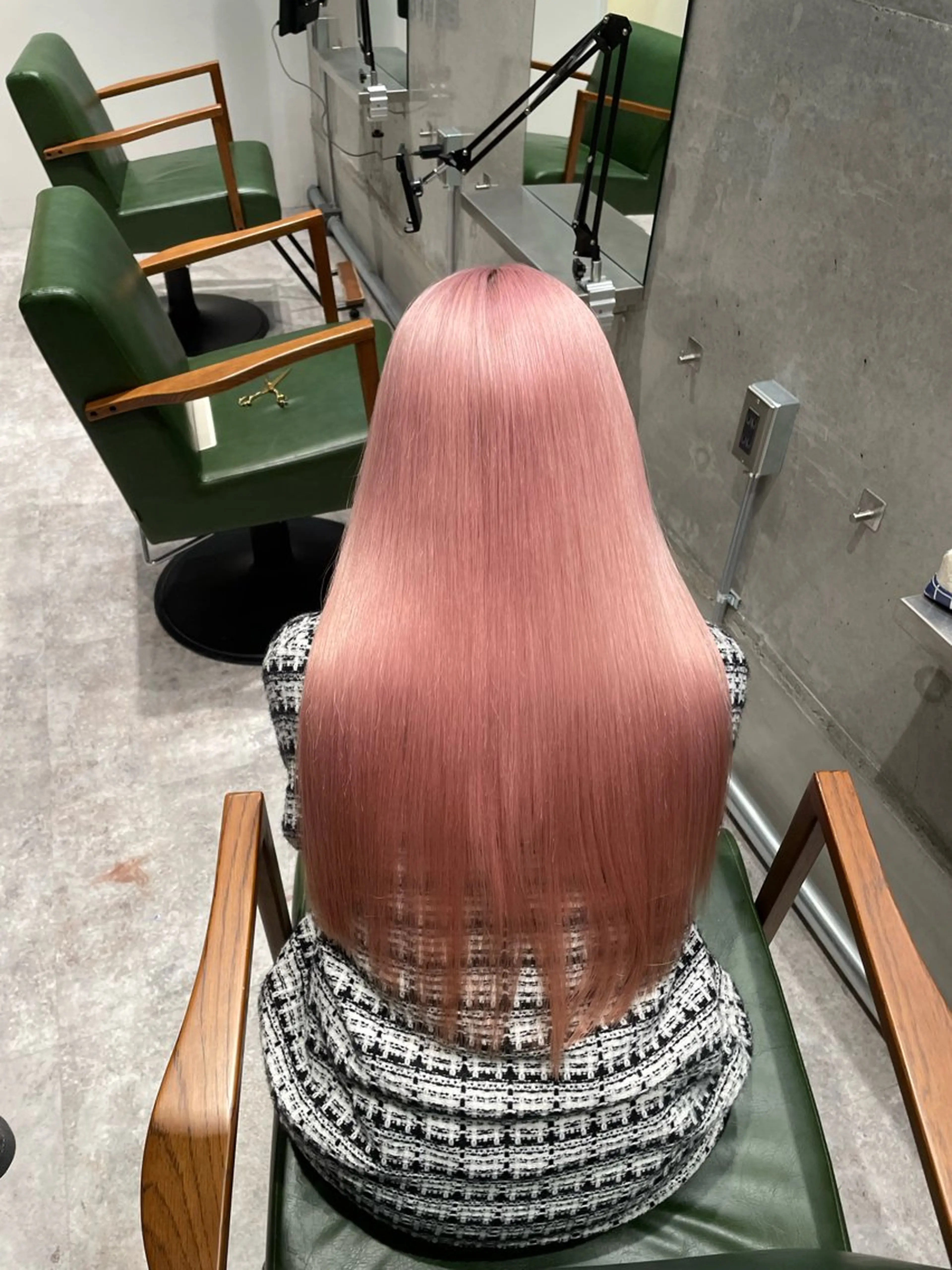 ロング ヘアカラー トリートメント 名古屋ムラ修正 ハイトーンのヘアスタイル