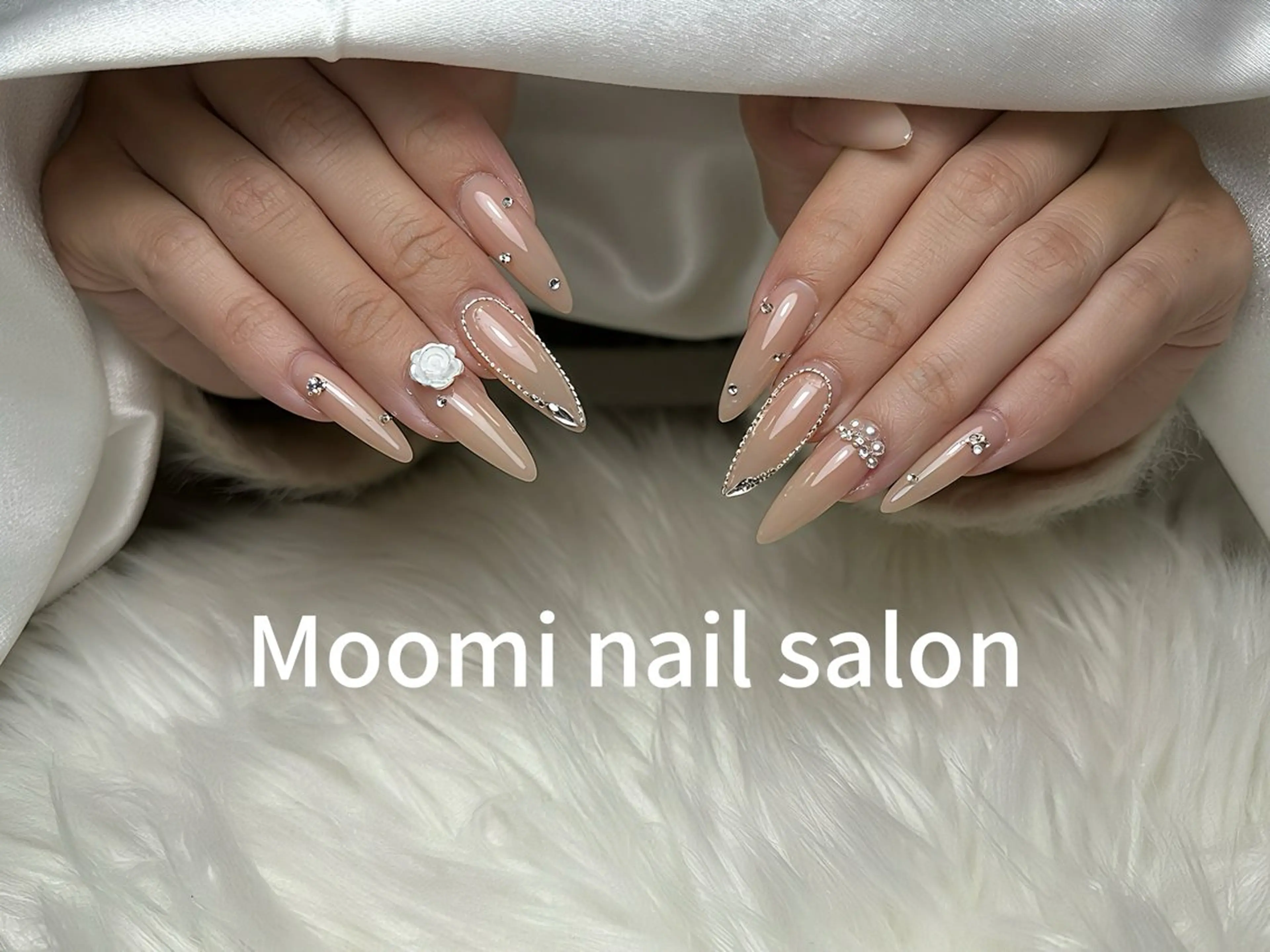 ロング ハンドネイル Moomi nail salonのネイルデザイン