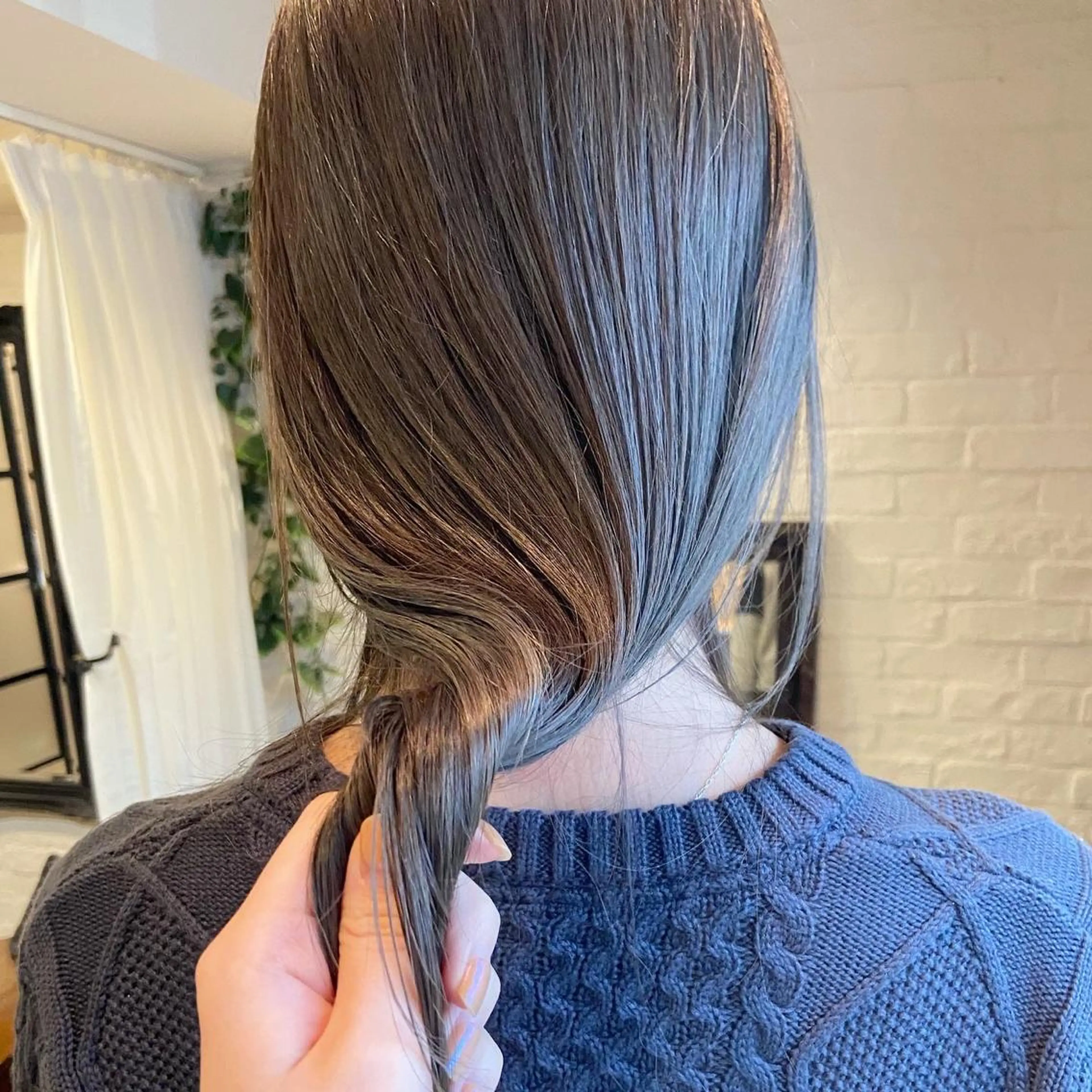 ロング カラー グレージュ ハイライトカラー ハイライト 吉川 愛美李のヘアスタイル