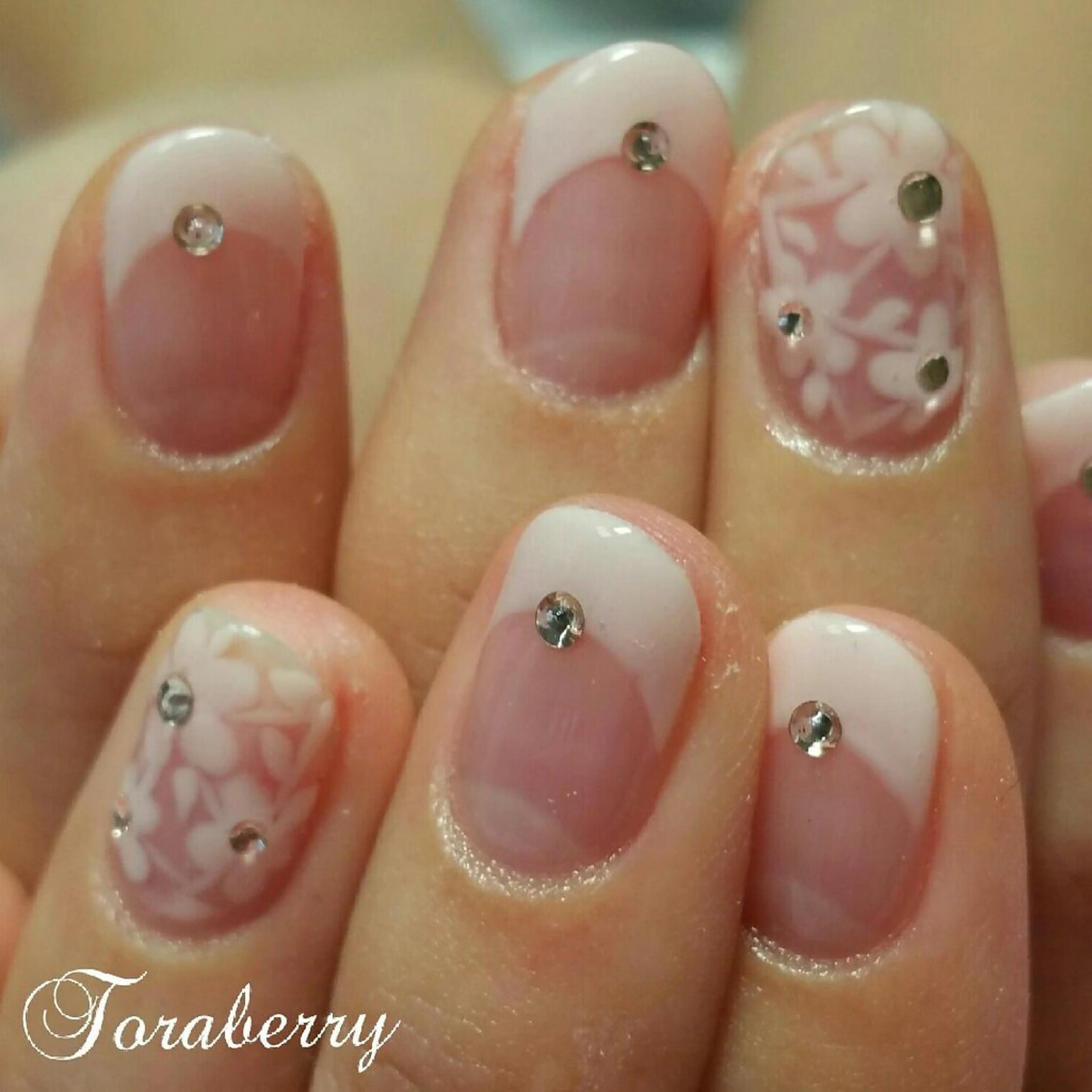 ネイル フラワーネイル レース ハンドネイル ネイリスト なつみのネイルデザイン