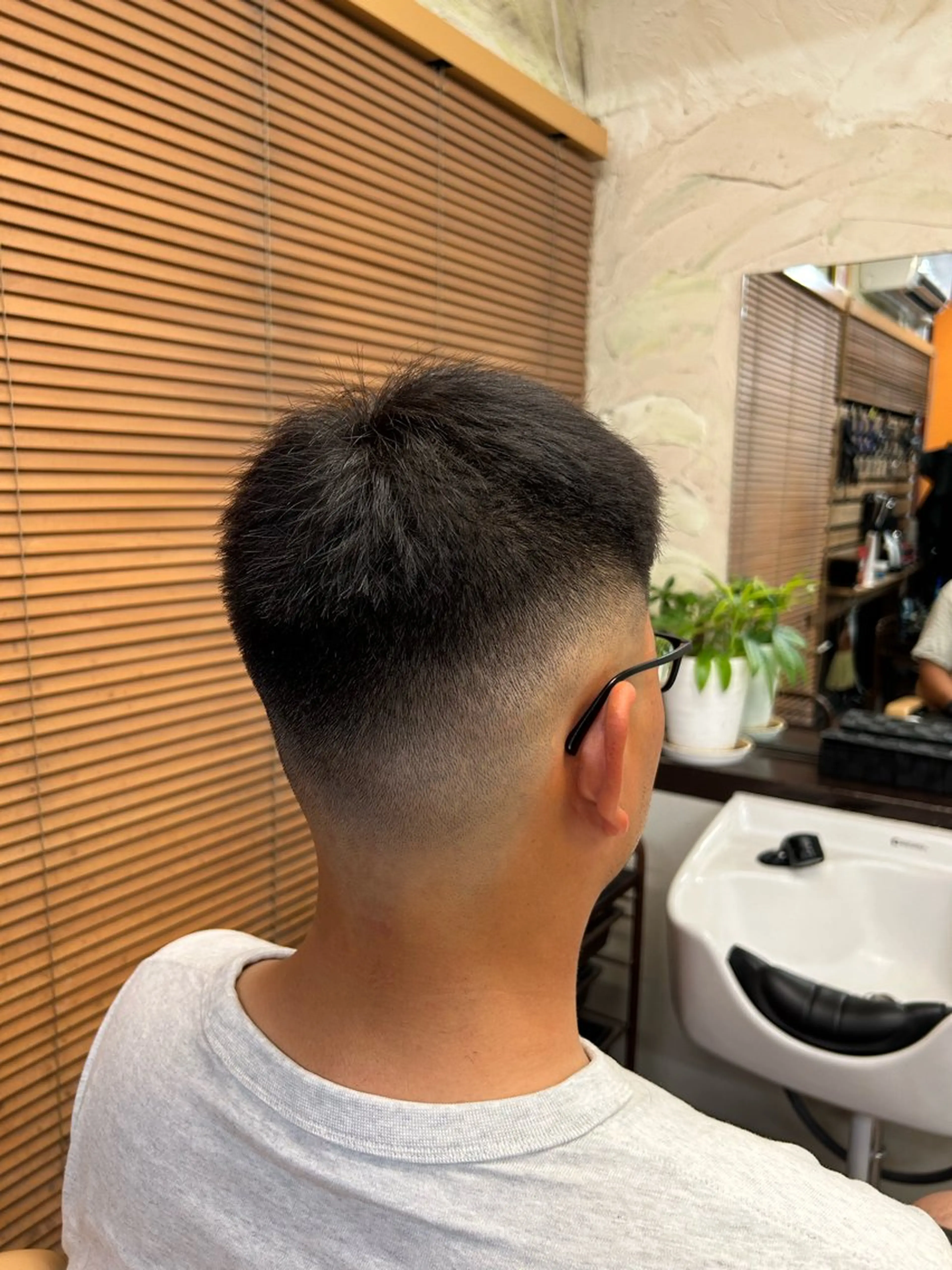 ショート メンズ フェードカット スキンフェード 新宿メンズカット✂︎ 能戸蒼生💈のヘアスタイル