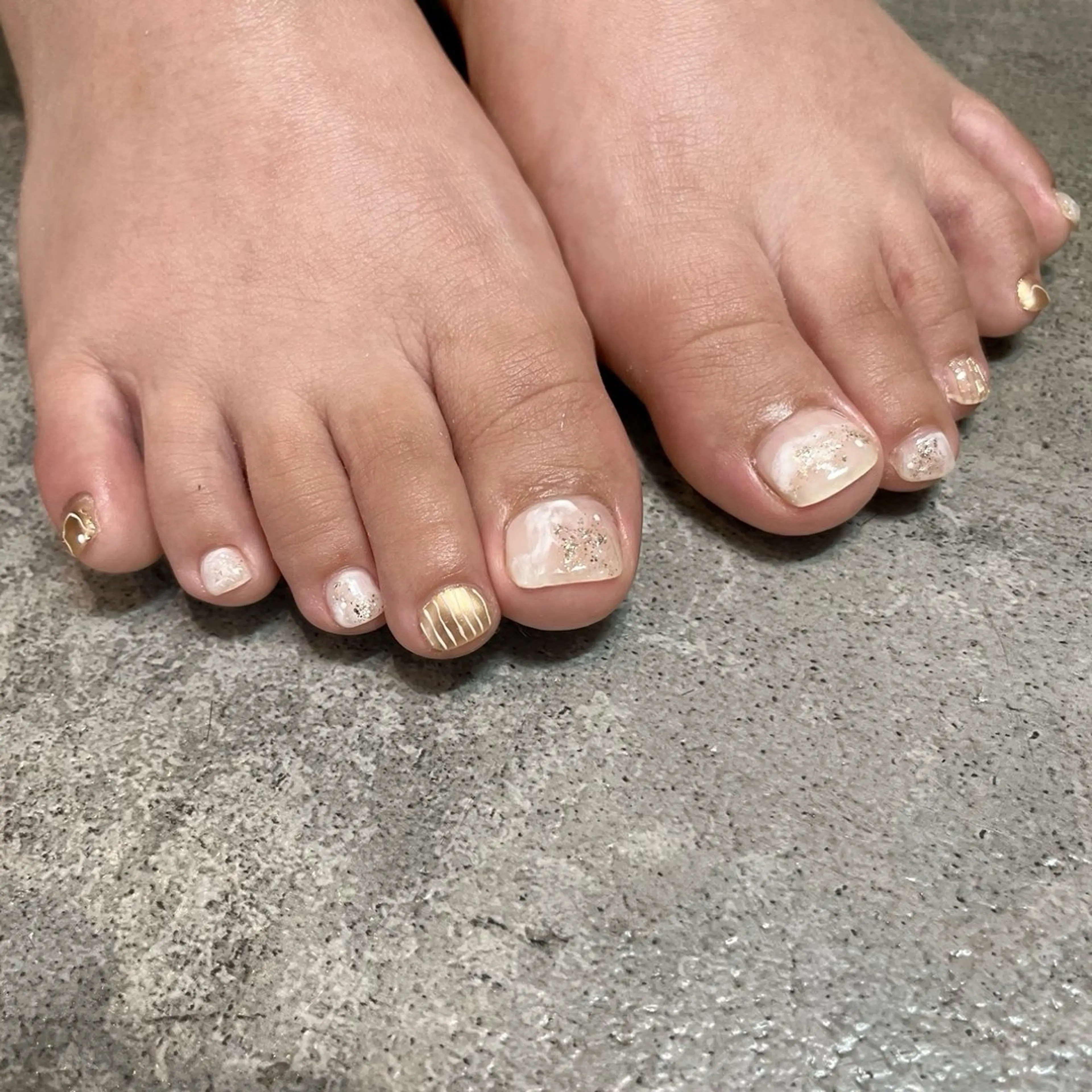 ネイル ミラーネイル shio ♡ 12・1月予約受付中のネイルデザイン