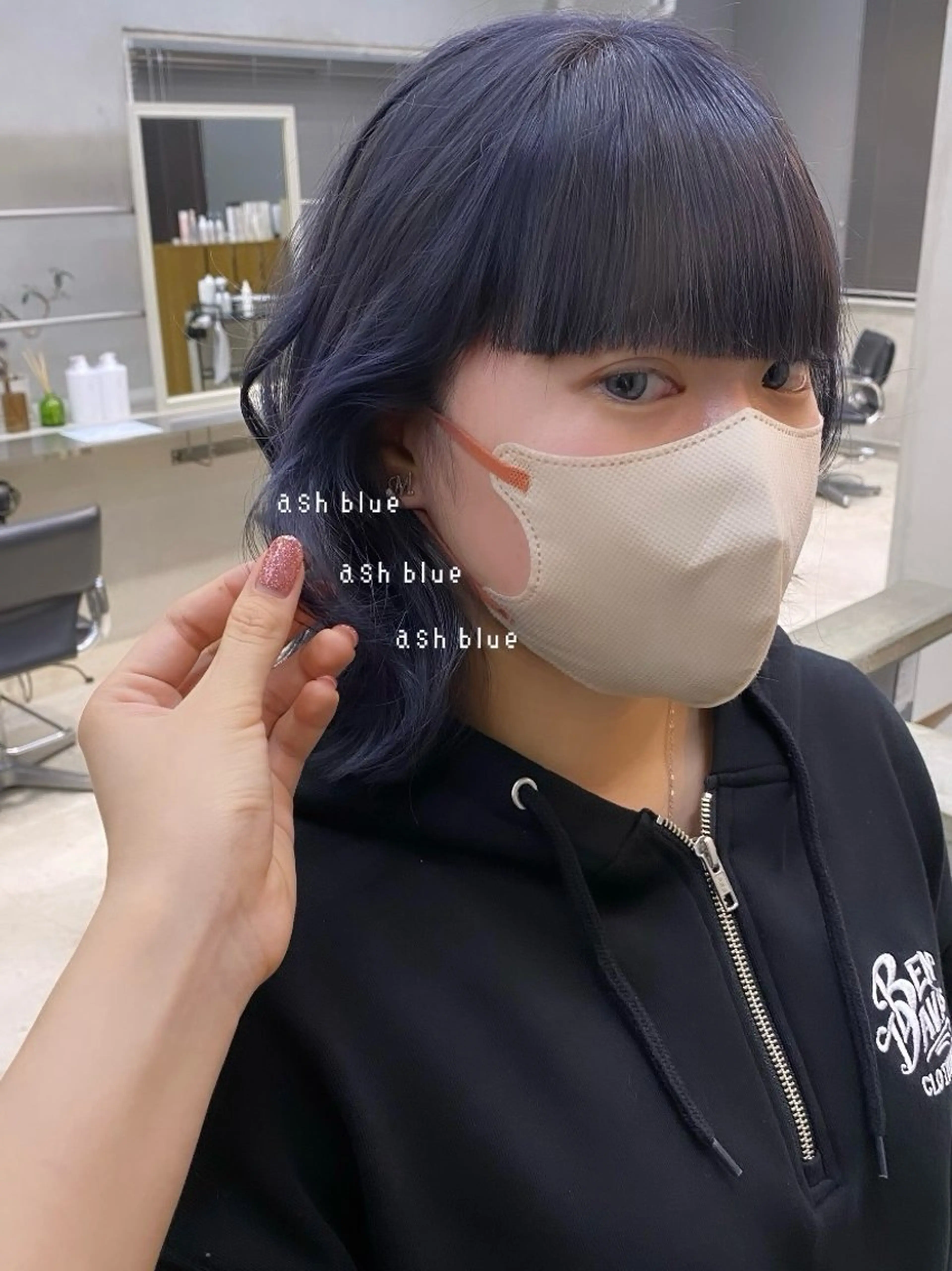 ミディアム カラー アッシュ ブルーカラー ハイトーンカラー 谷口 瑠愛のヘアスタイル