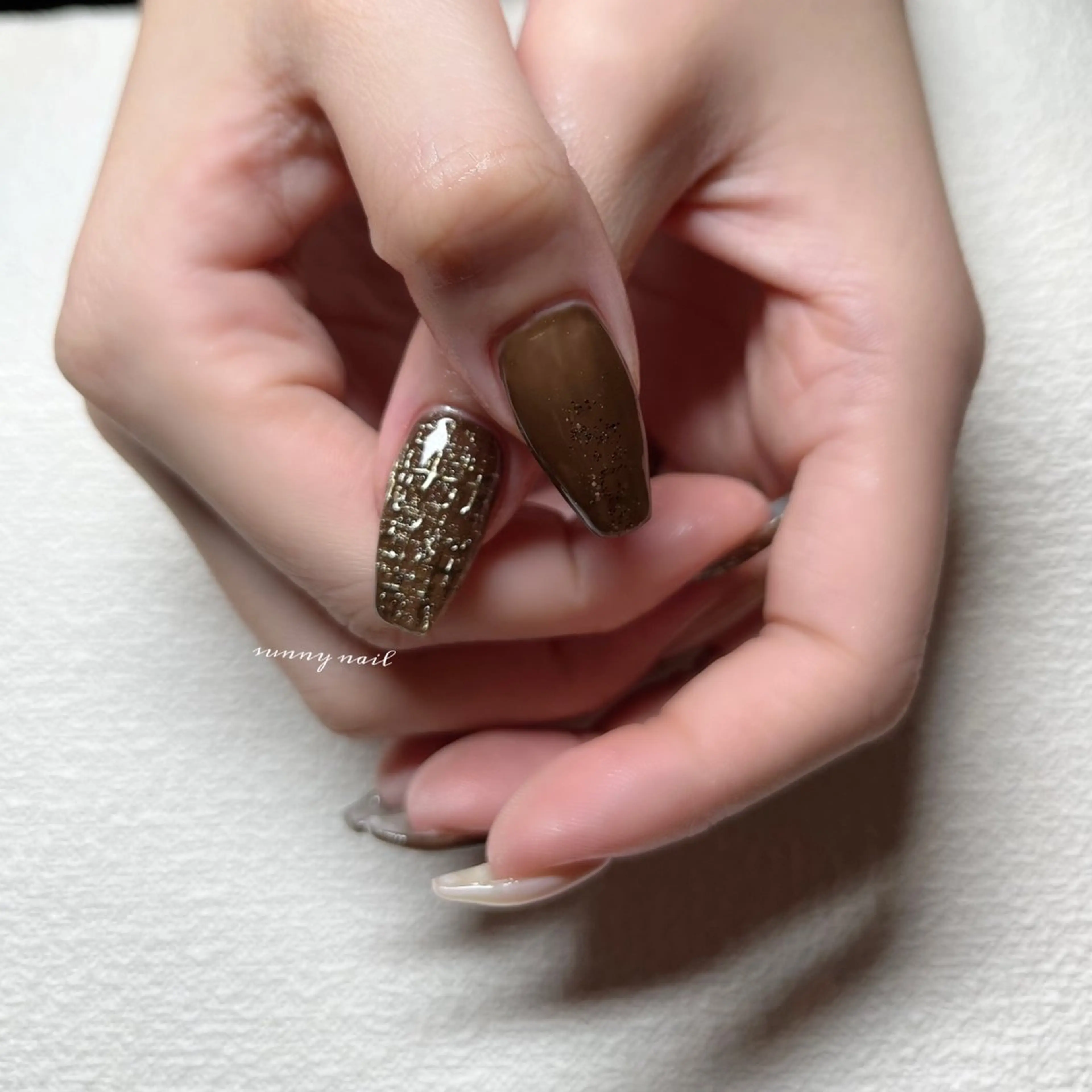 ネイル ブラウン ジェルネイル パラジェル ツイードネイル バレンタイン sunny nailのネイルデザイン