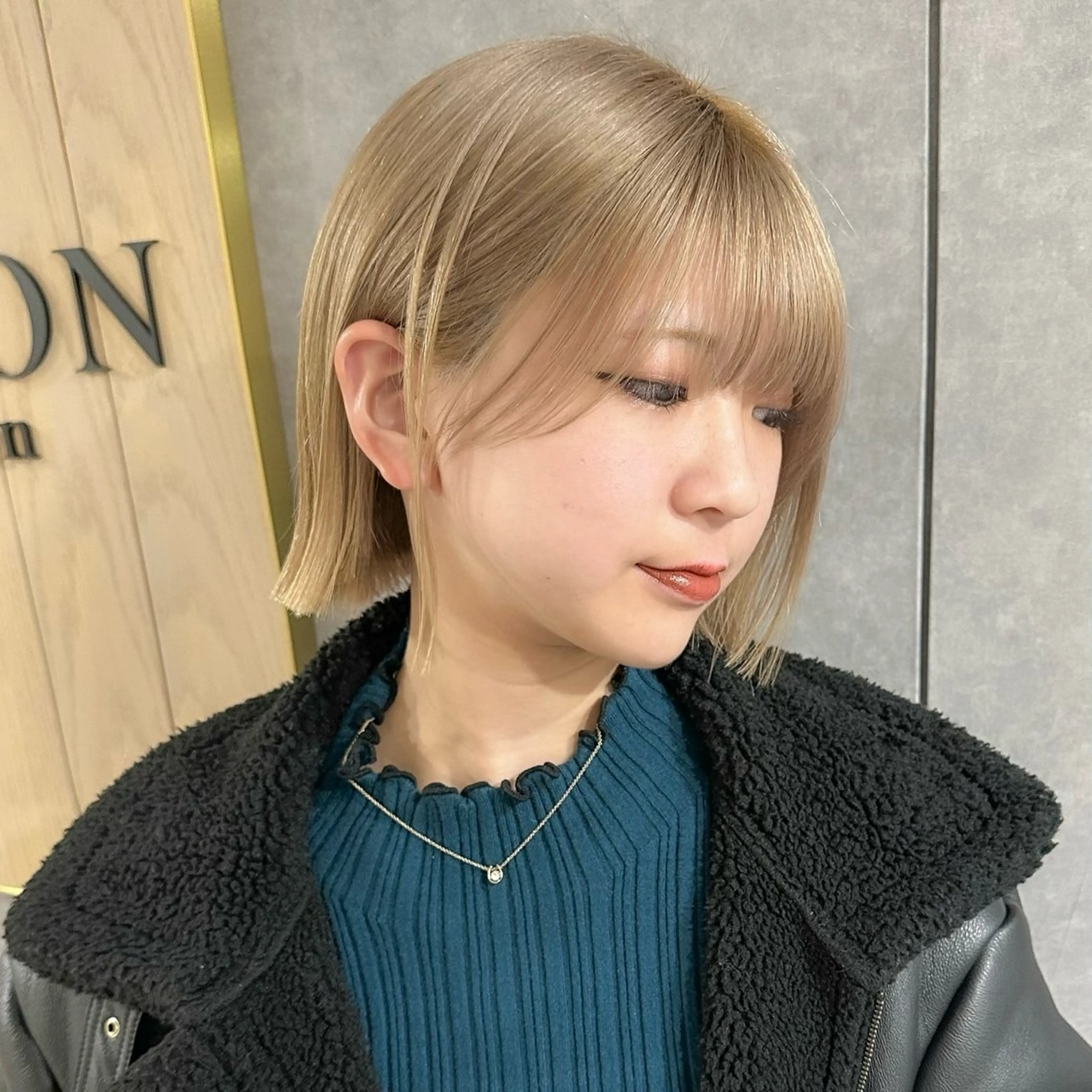 ショート カラー 切りっぱなしボブ ベージュカラー ミルクティーベージュ ボブ カット ヘアカラー ショートオタク ❣️Genkiのヘアスタイル