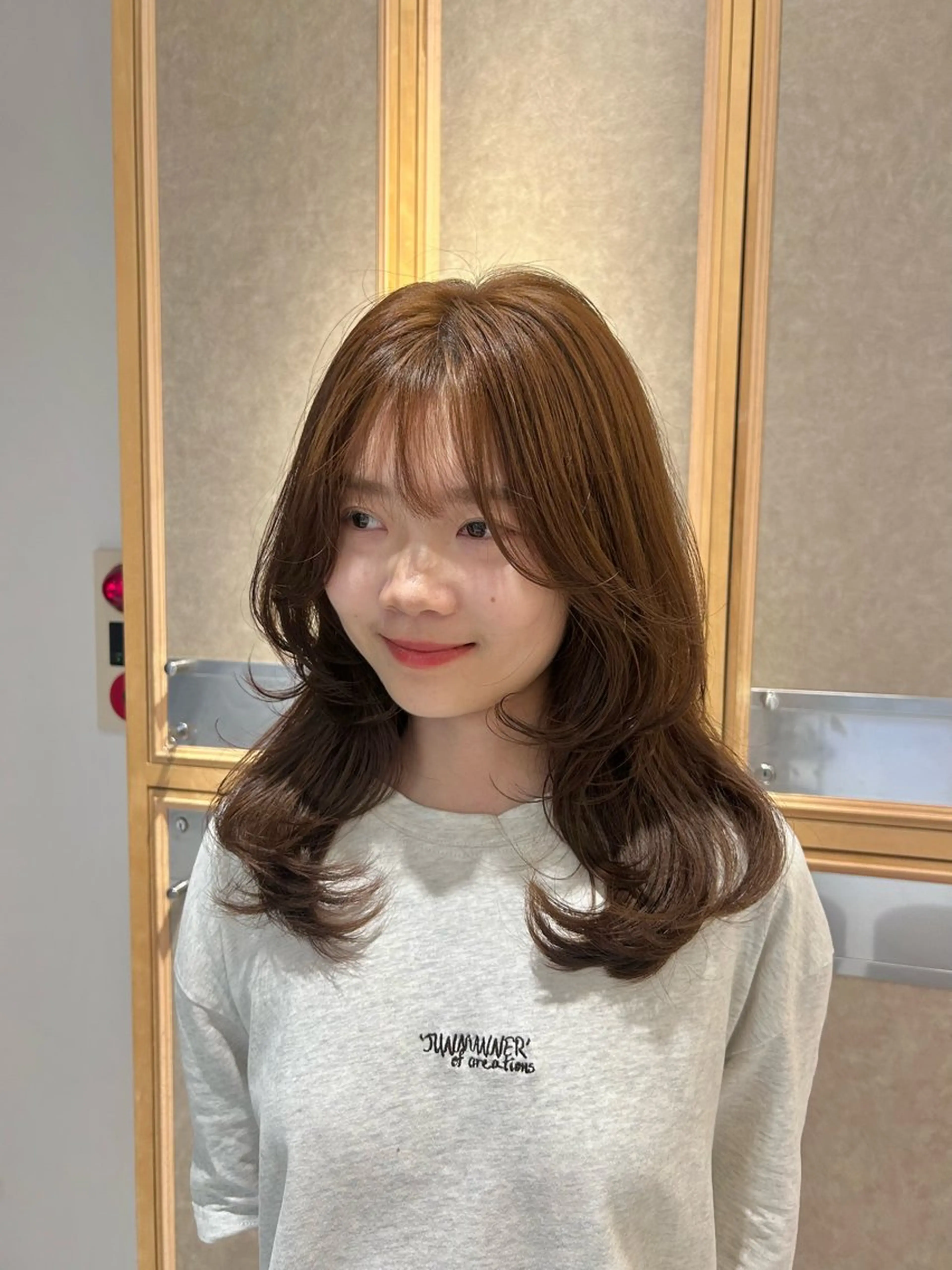 カラー ブリーチ ブリーチなしカラー カット ヘアカラー トリートメント ヘッドスパ ヘアセット miko🪽地毛風/ ハイトーン/レイヤーのヘアスタイル